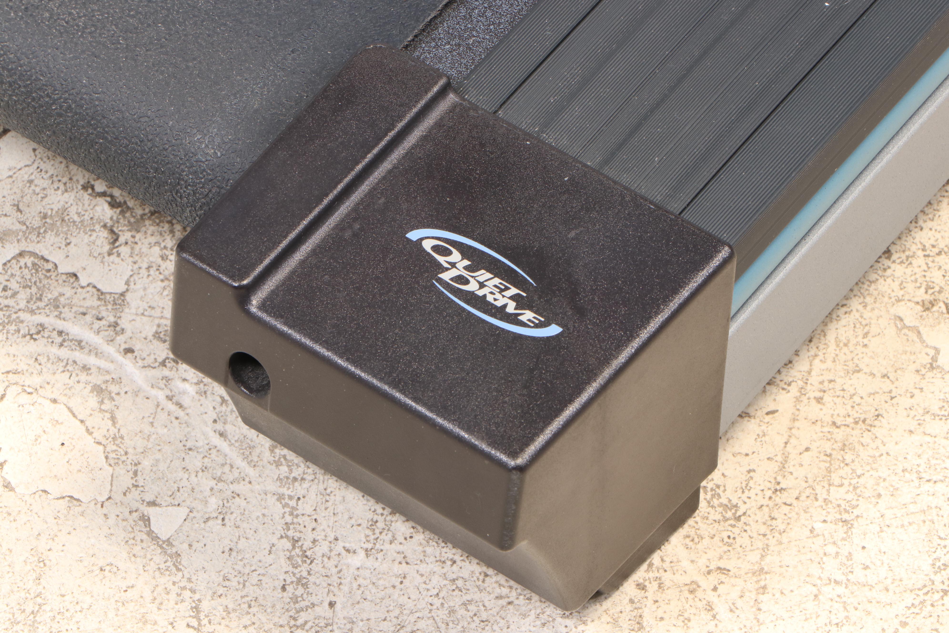 NordicTrack C 1800s Treadmill with "Quiet Drive"