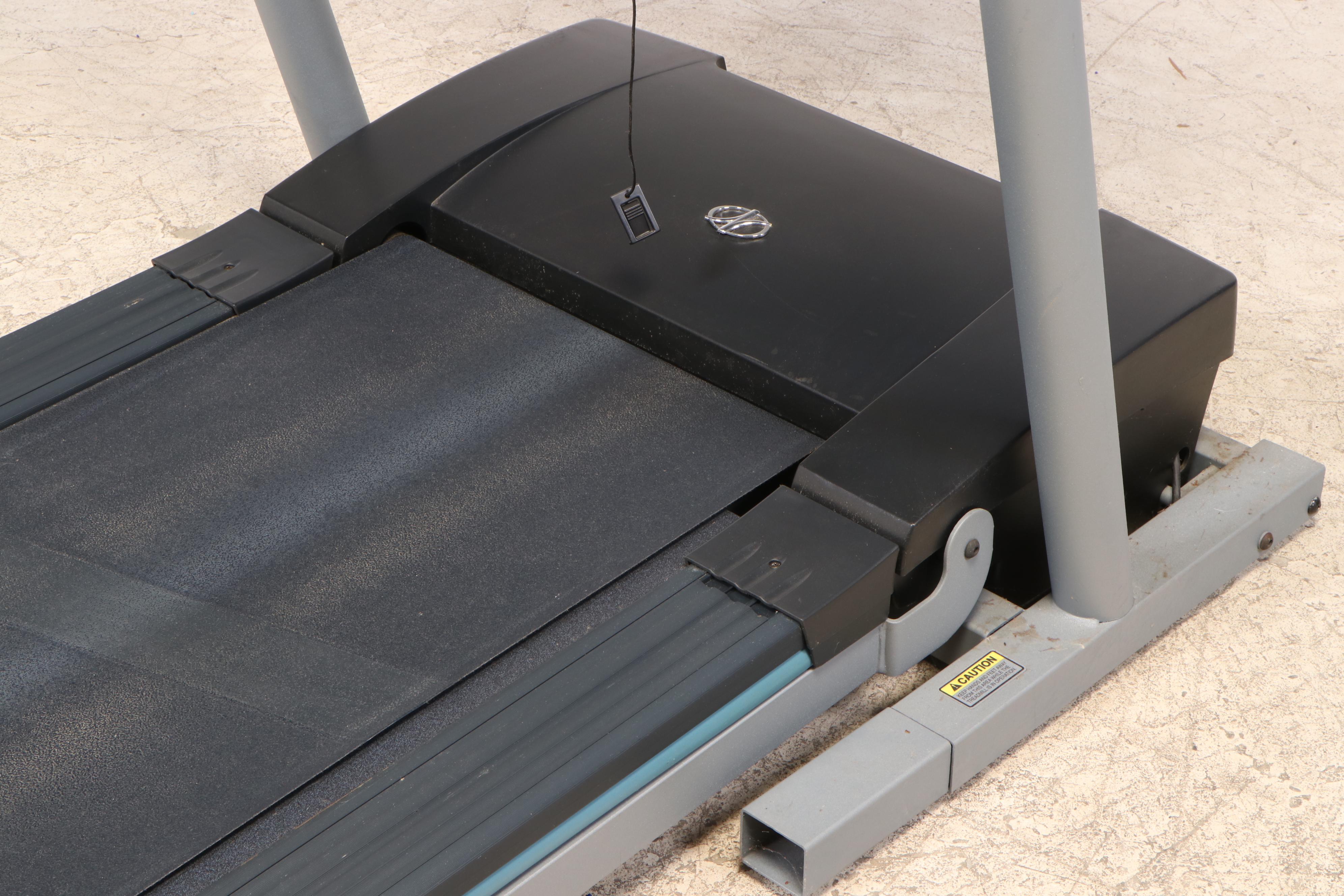 NordicTrack C 1800s Treadmill with "Quiet Drive"