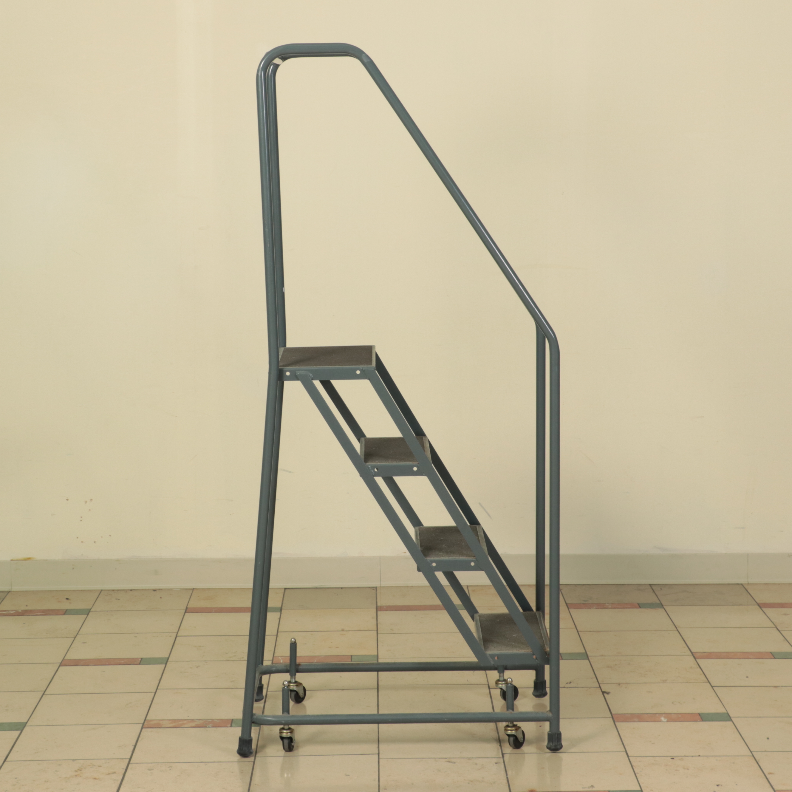 Ballymore and Garlin Metal Rolling Step Ladders