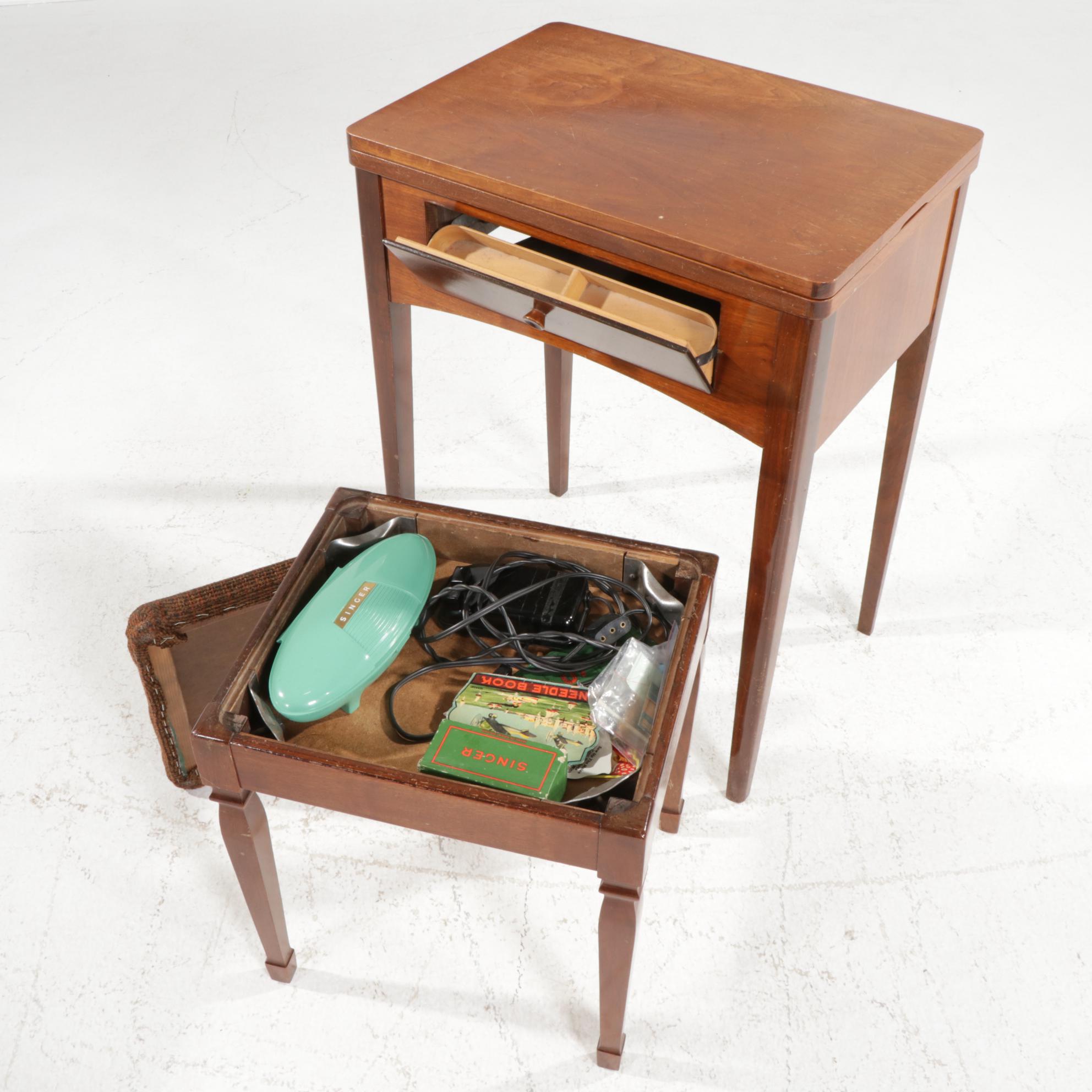 Singer Sewing Machine in Hepplewhite Mahogany Cabinet with Storage Bench