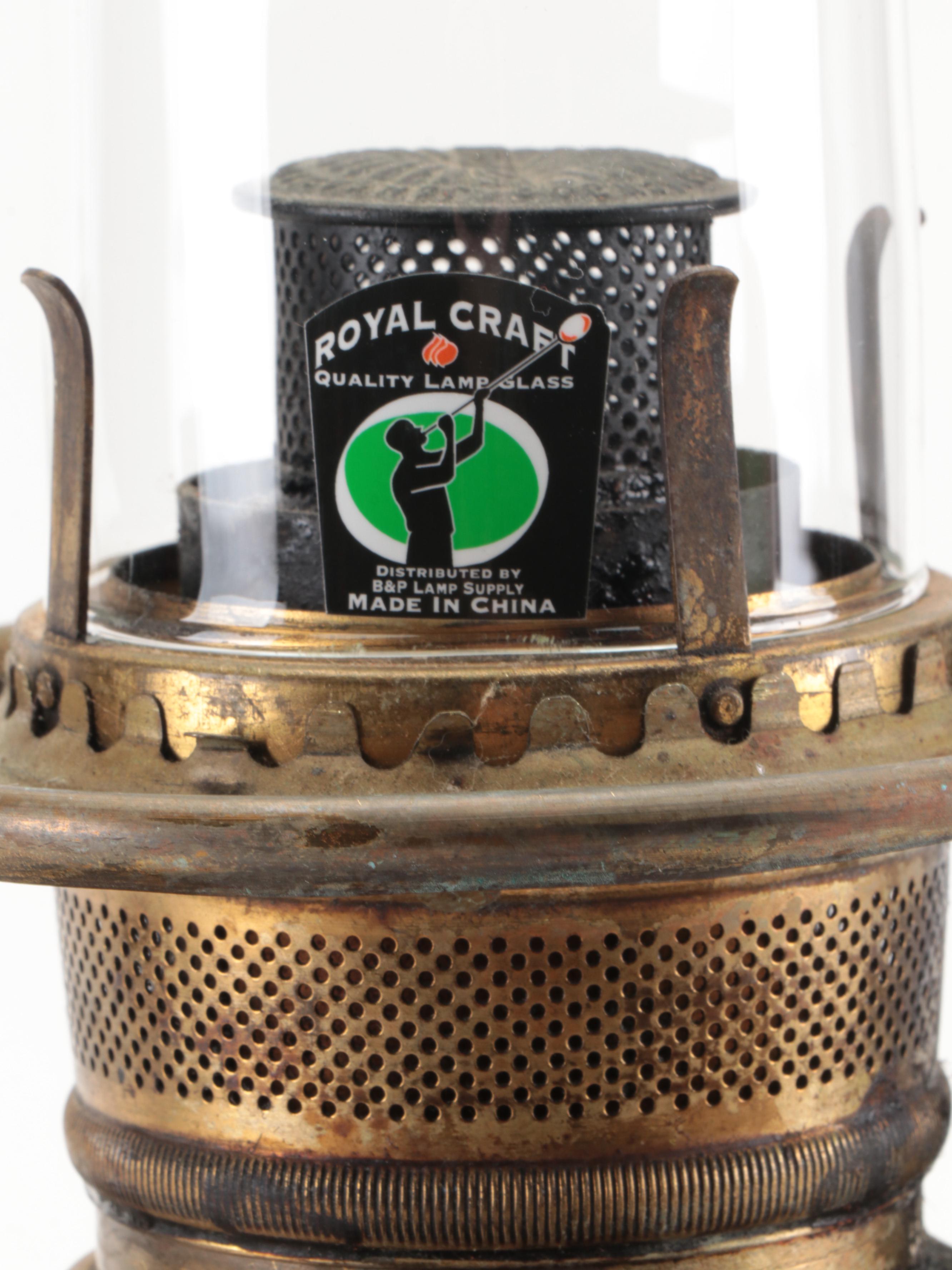 Victorian Fostoria Hand-Painted Glass Parlor Lamp, Early 20th Century