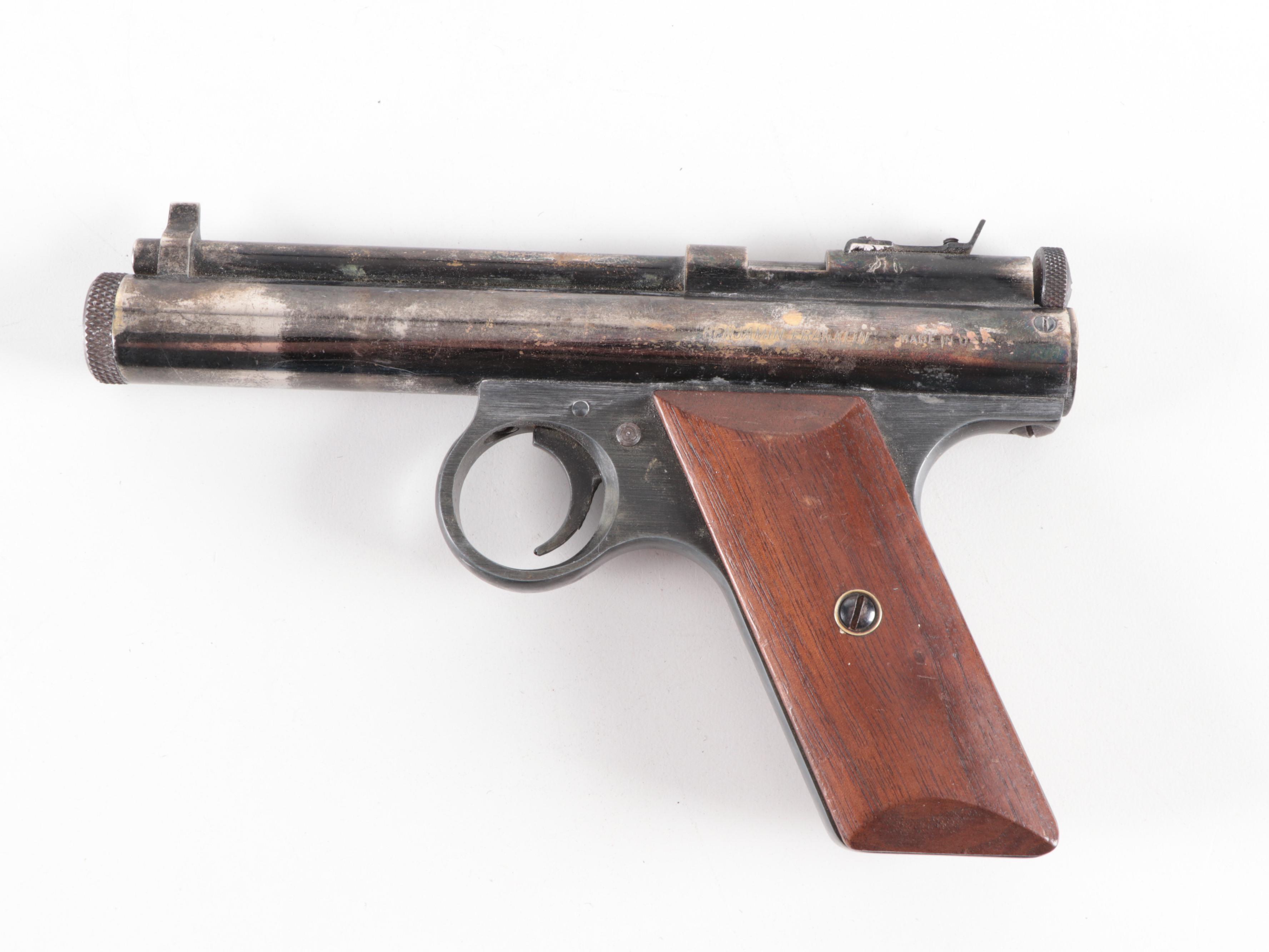 Benjamin Model 250 Air Pistol with Holster and Belt