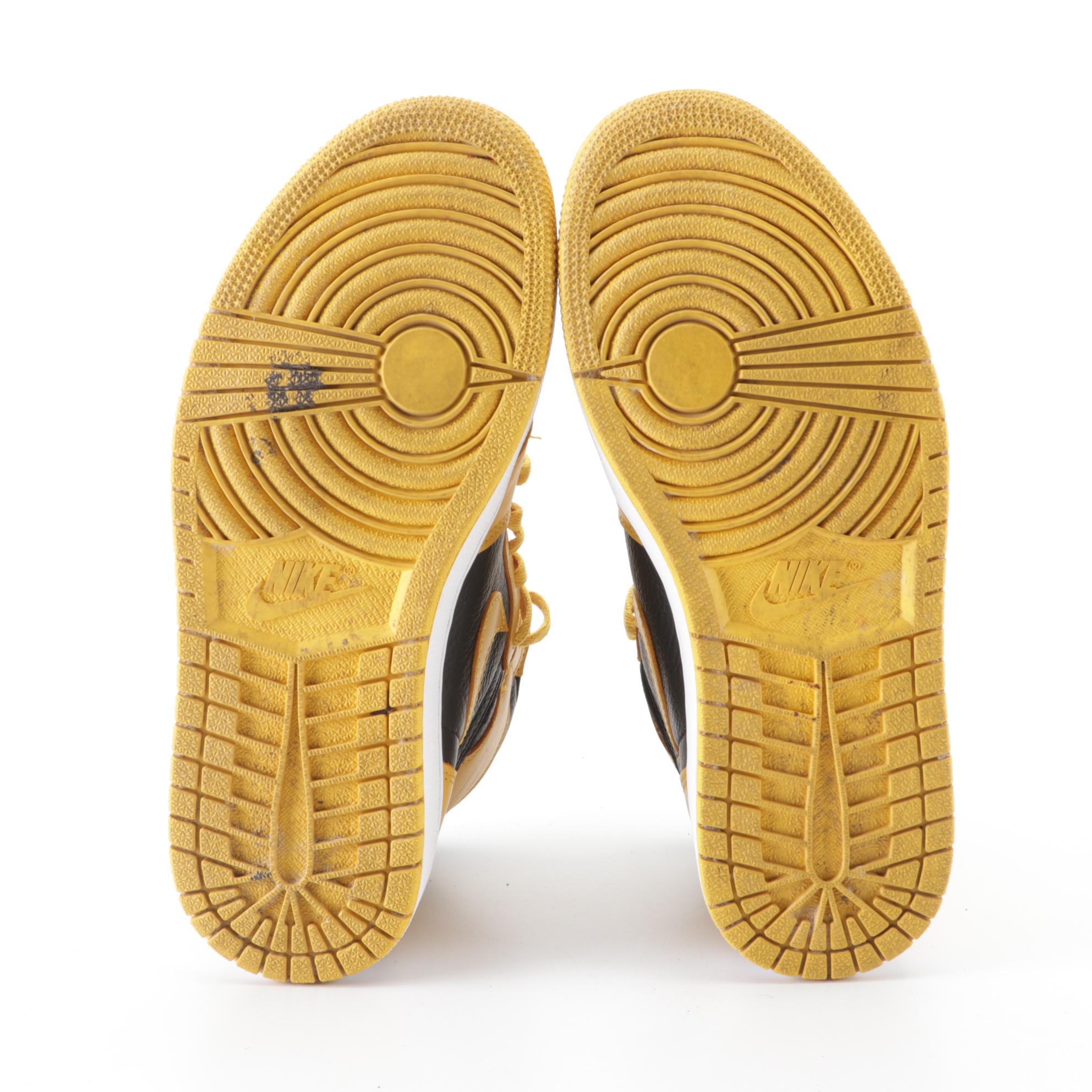 Nike Air Jordan 1 Retro Mid Sneakers in Leather