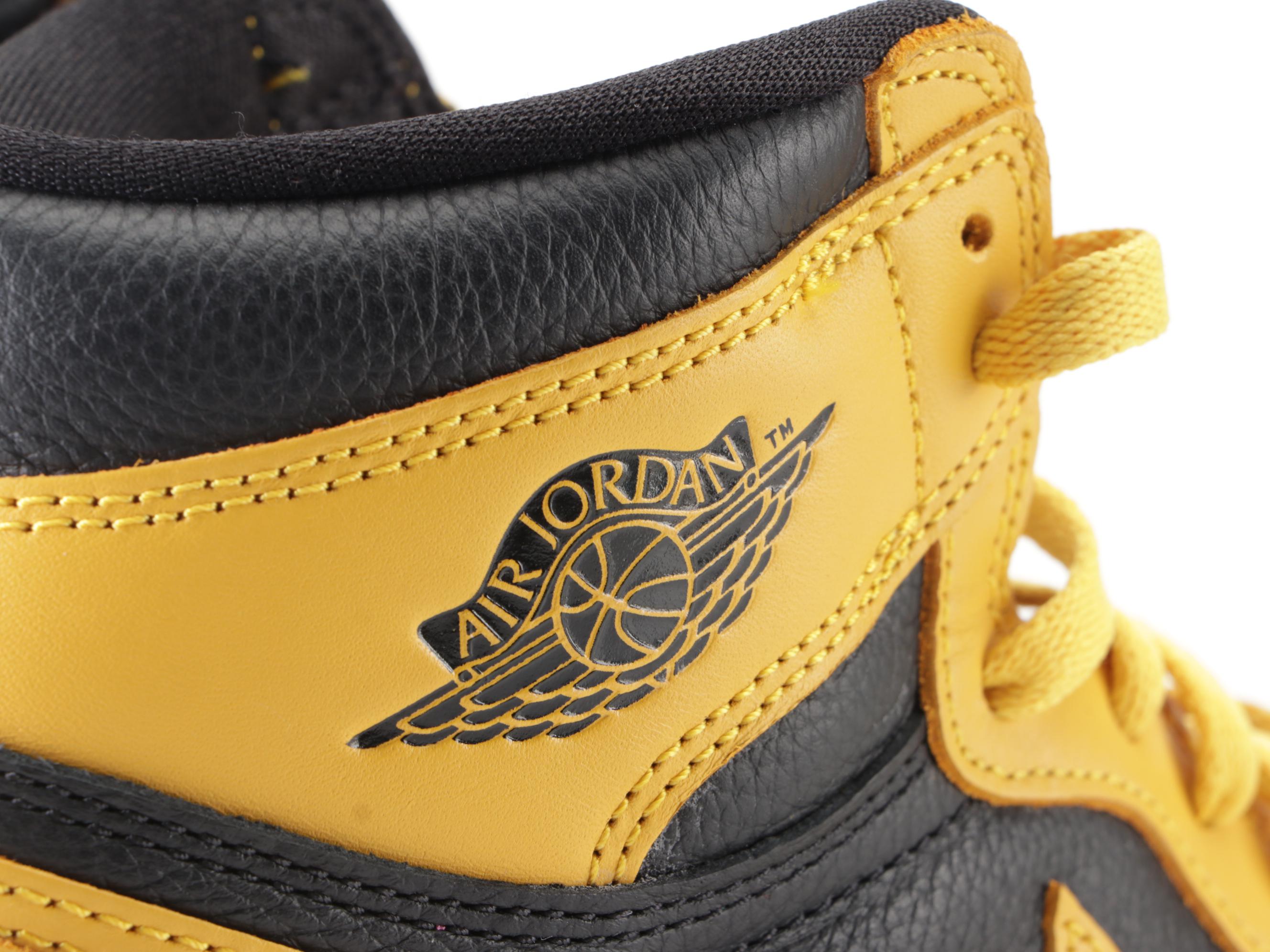Nike Air Jordan 1 Retro Mid Sneakers in Leather