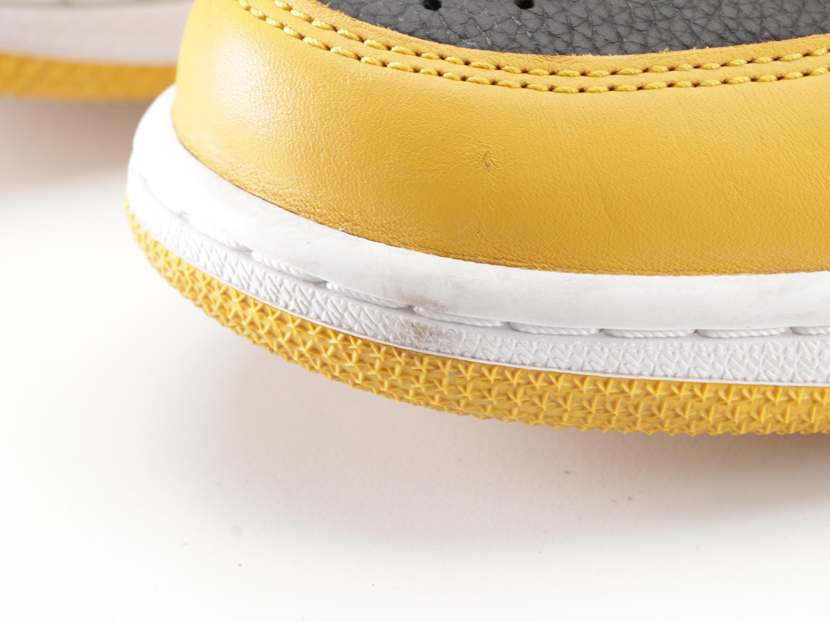 Nike Air Jordan 1 Retro Mid Sneakers in Leather