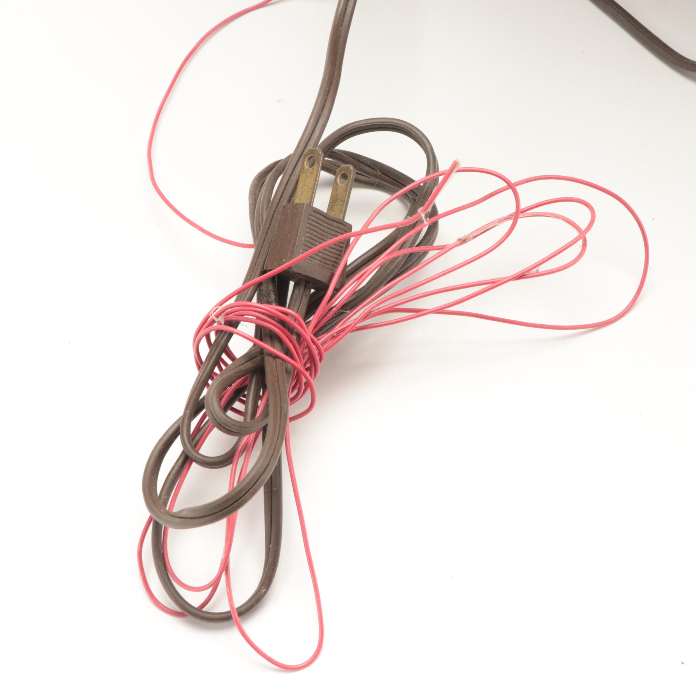 Art Deco Waterfall Style Zenith Cube Adjusting Tube Table Radio, 1930s