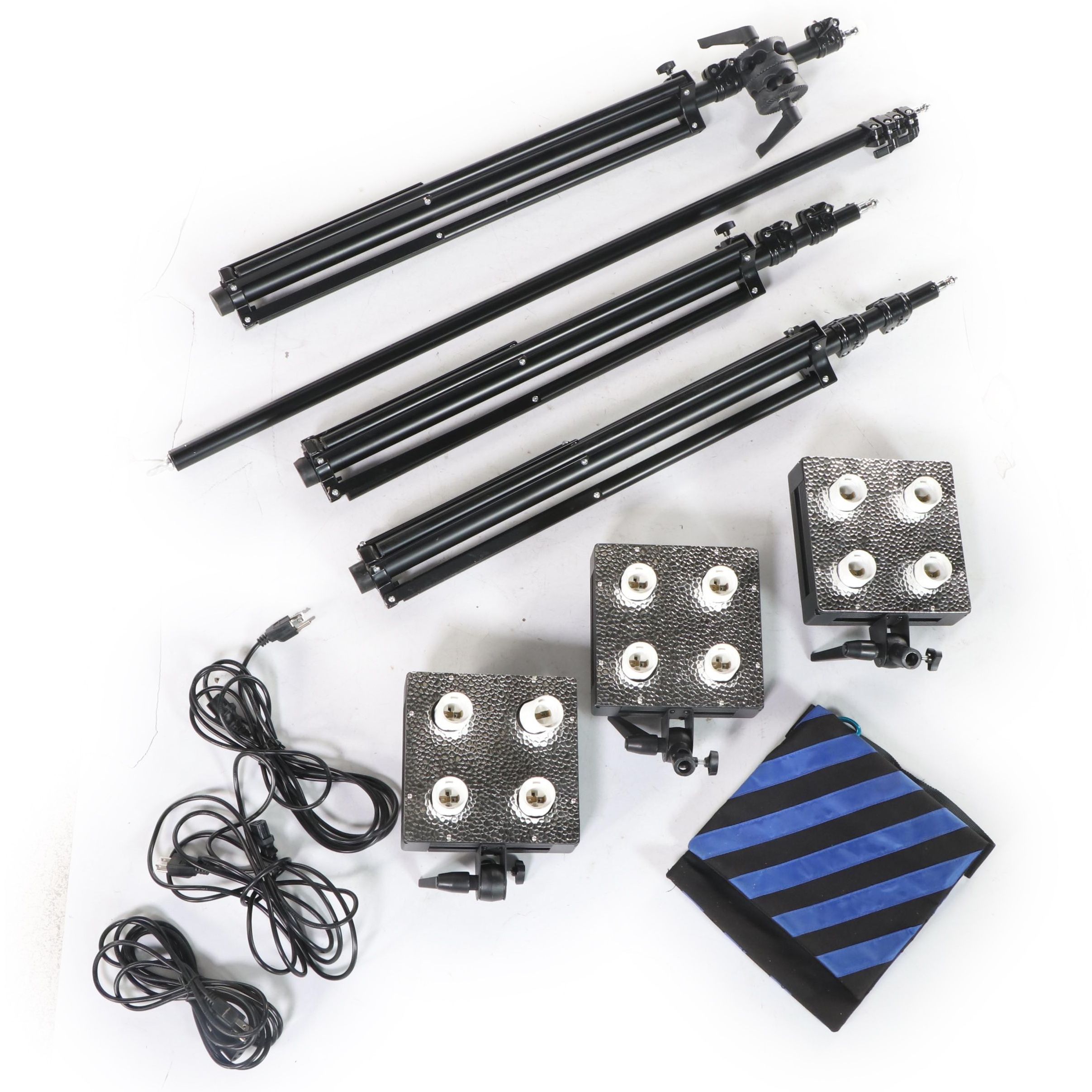 PBL MX flo4 Studio Studio Lights with Tripods and More Equipment