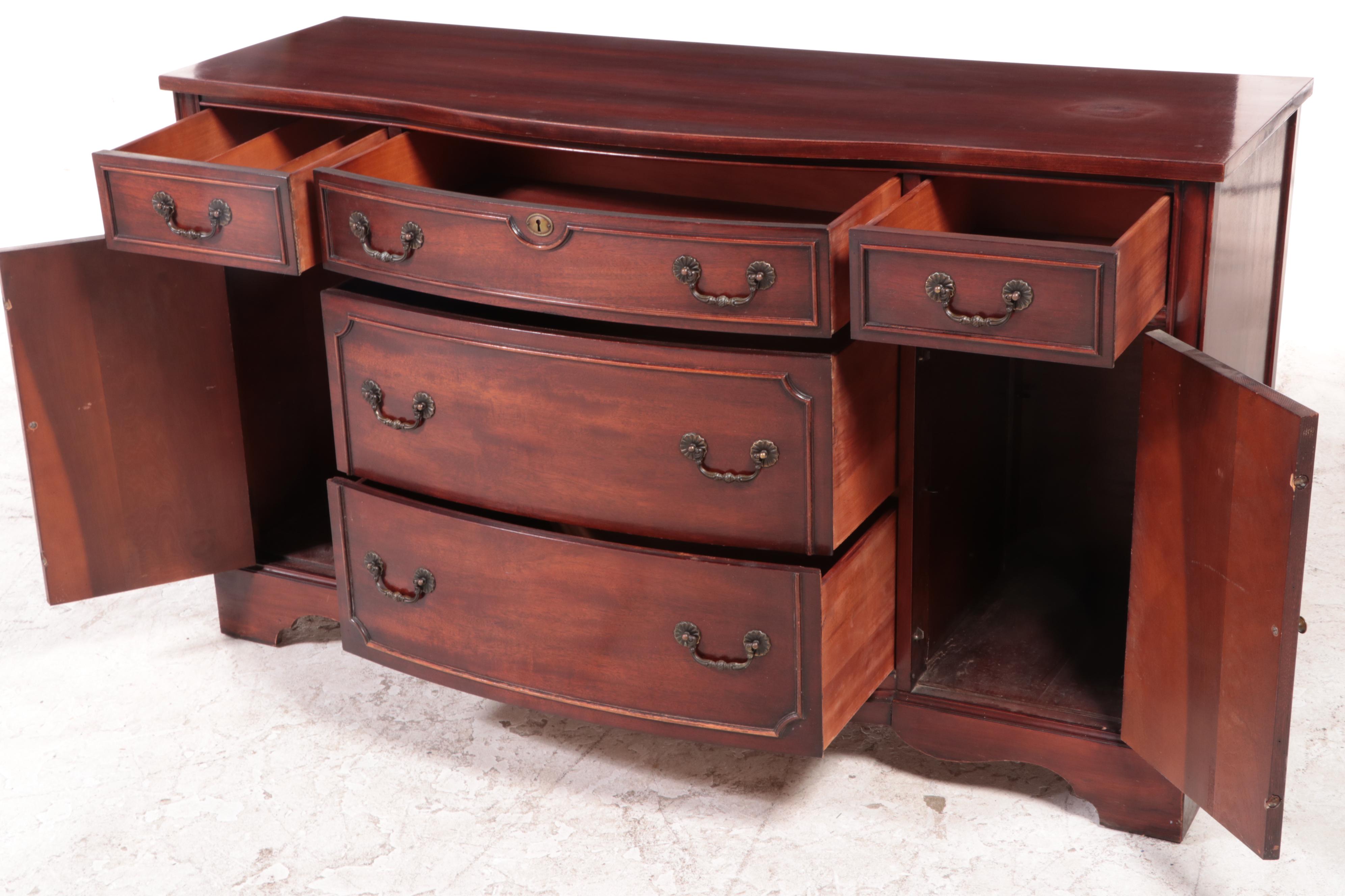 Hepplewhite Style Mahogany Buffet, Mid 20th Century