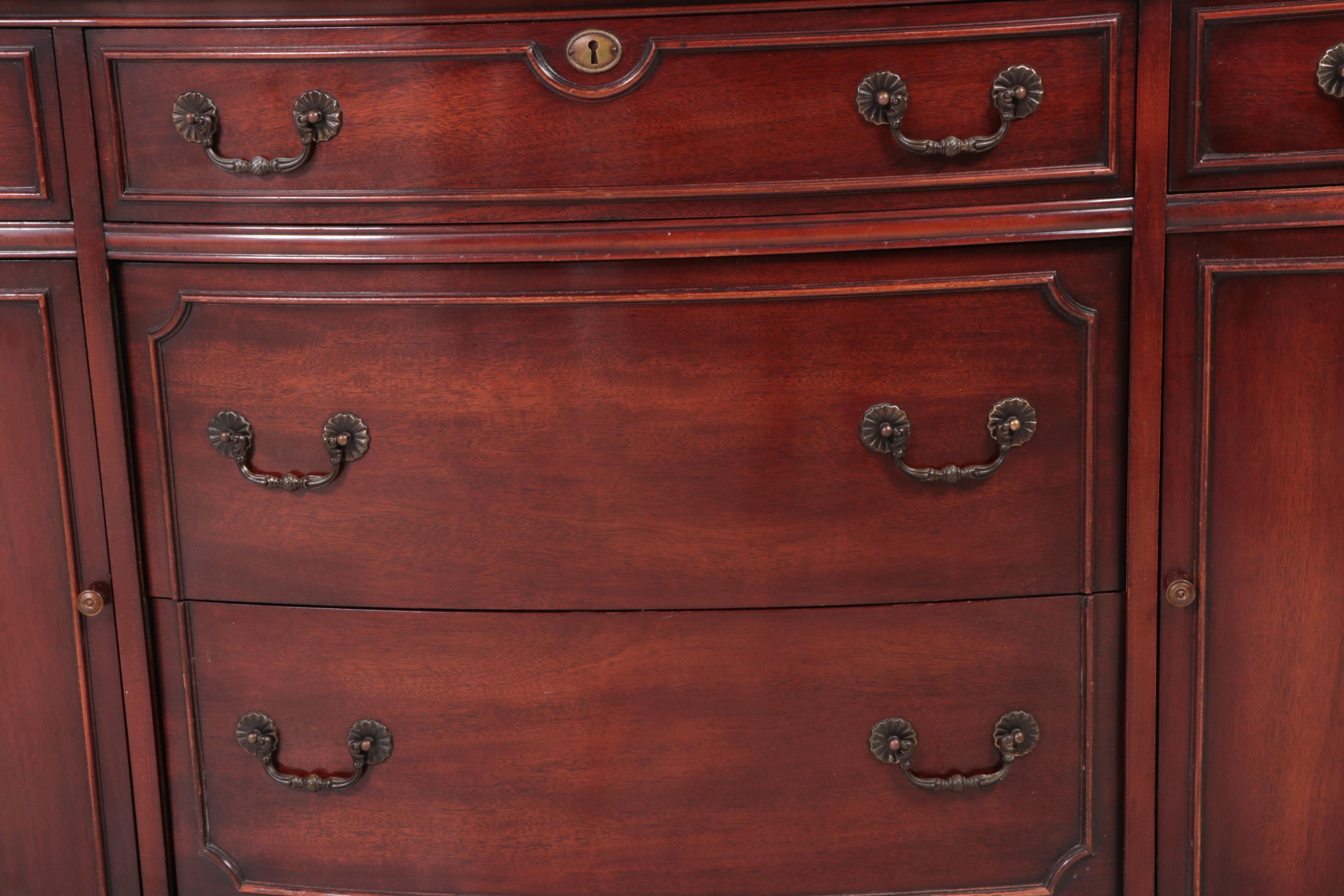 Hepplewhite Style Mahogany Buffet, Mid 20th Century