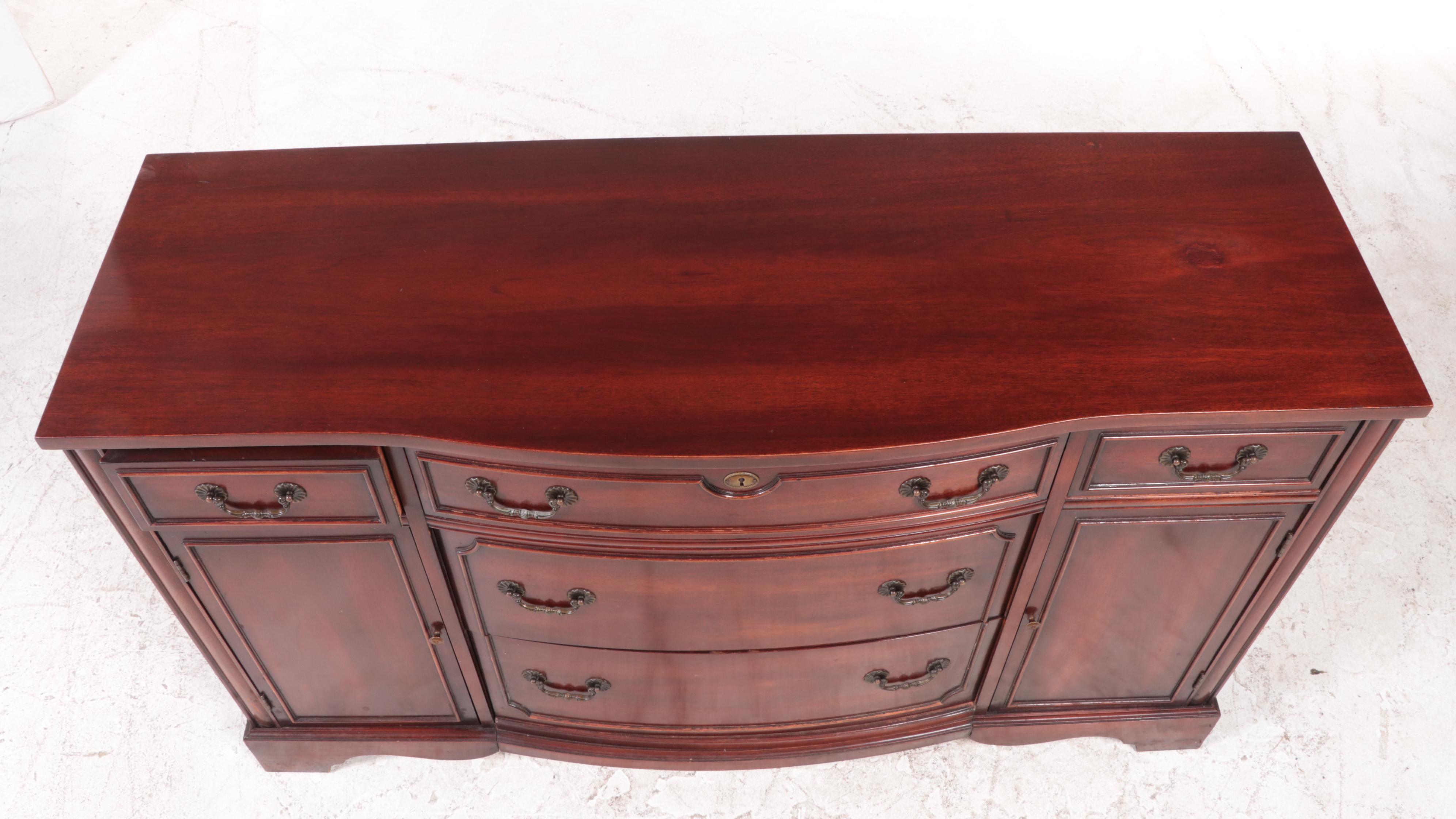 Hepplewhite Style Mahogany Buffet, Mid 20th Century