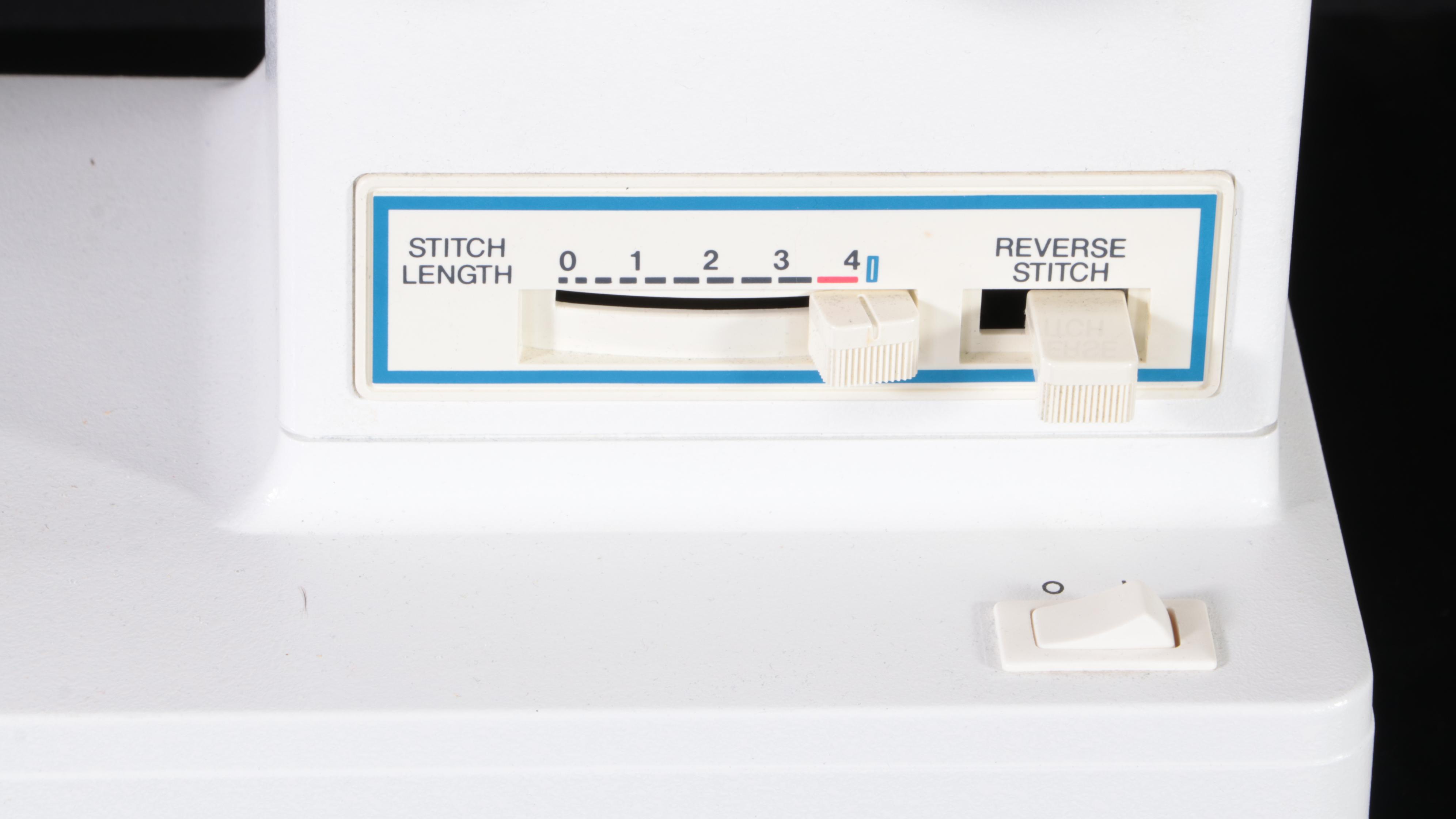 Singer Model 9032 Portable Sewing Machine