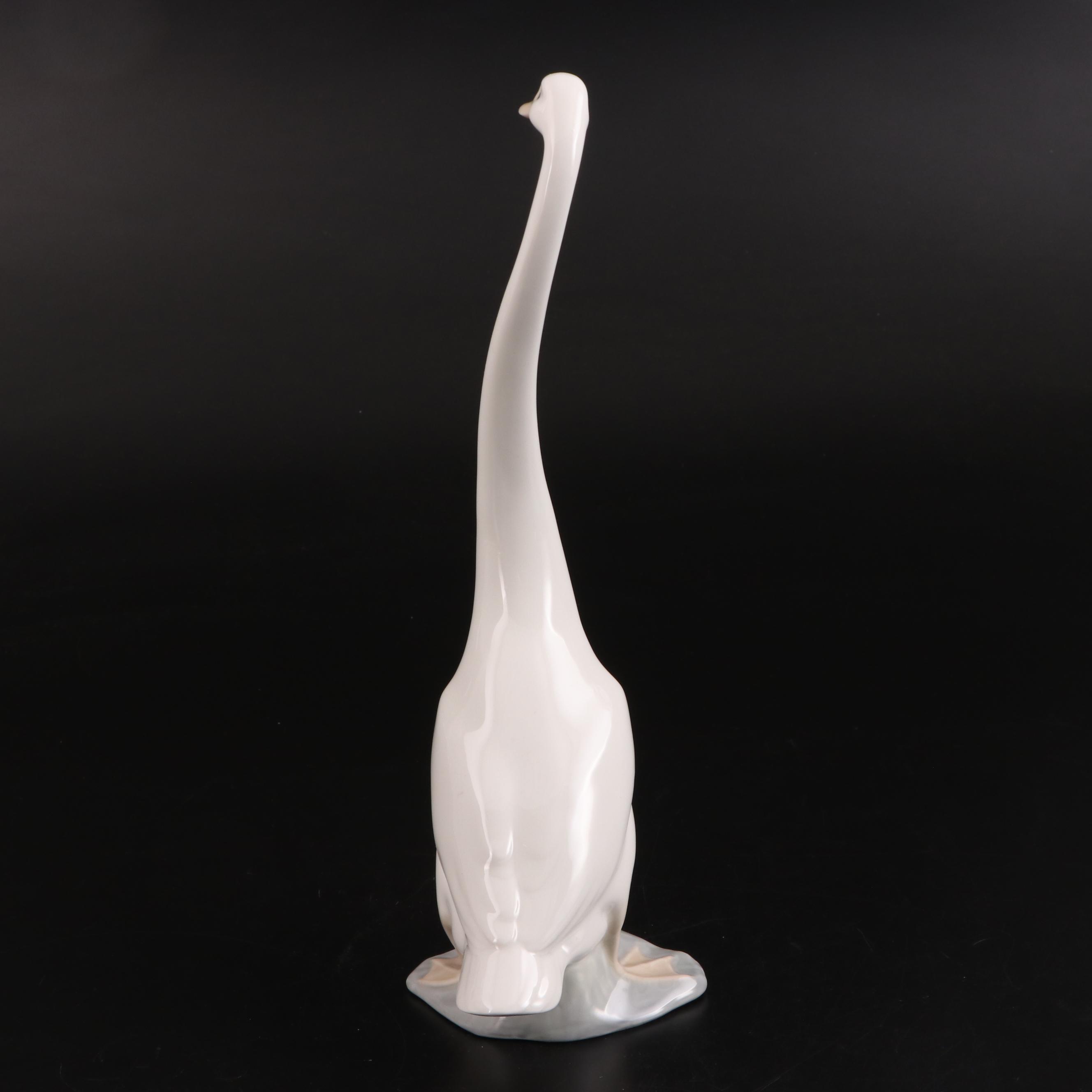 Nao by Lladró "Goose" Porcelain Figurine Designed by Fulgencio García