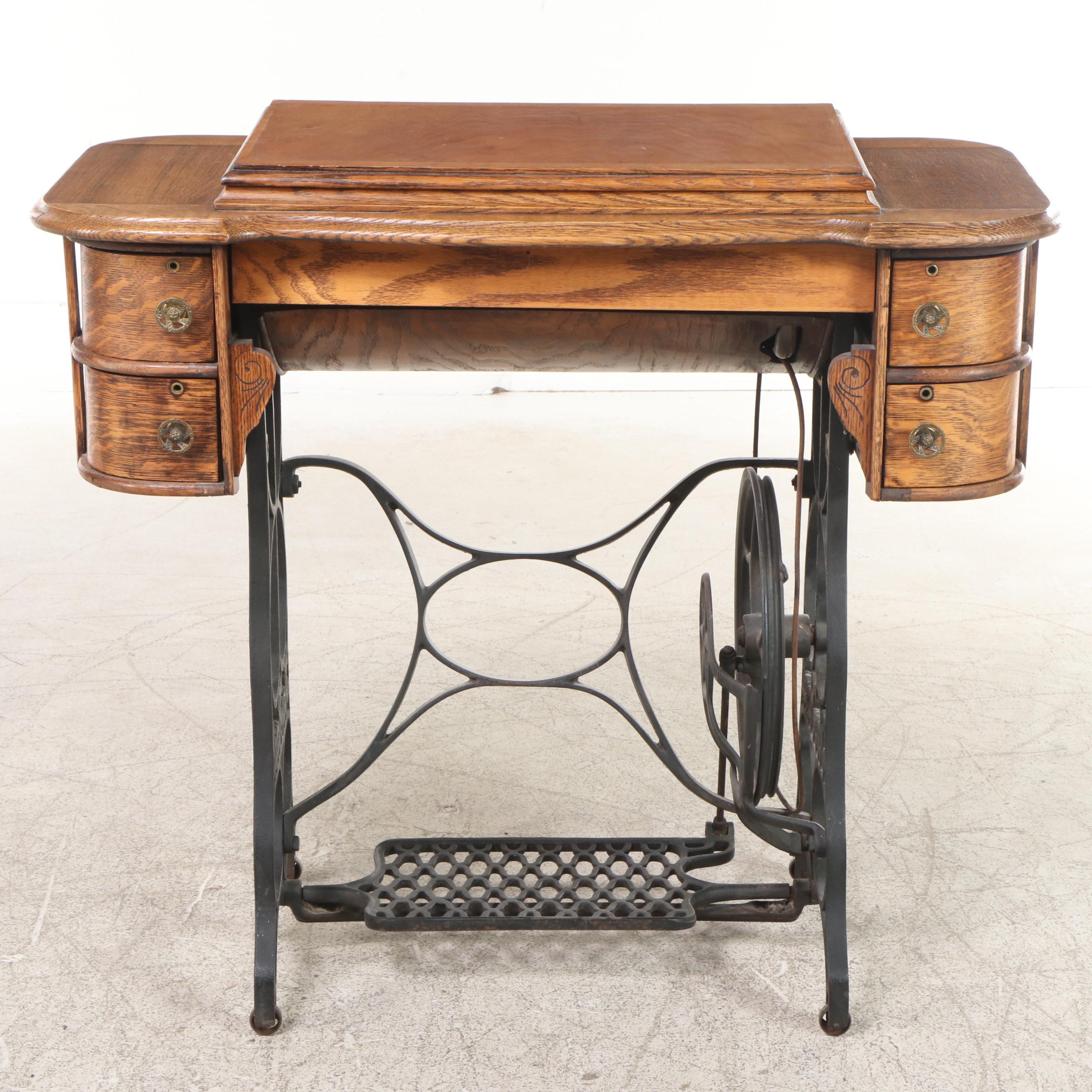 Illinois Sewing Machine Co. "New Royal" Oak and Cast Iron Treadle Sewing Machine