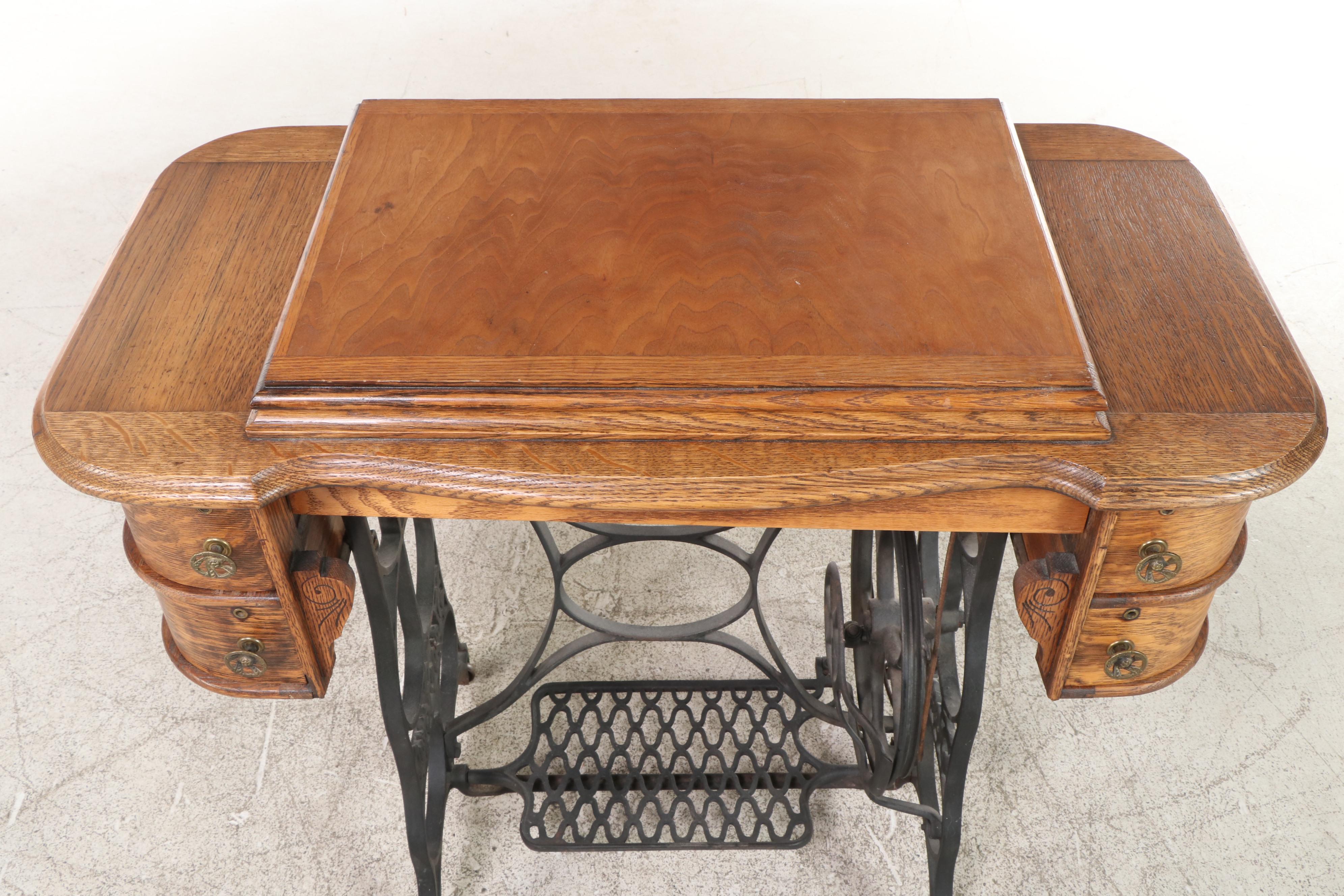 Illinois Sewing Machine Co. "New Royal" Oak and Cast Iron Treadle Sewing Machine