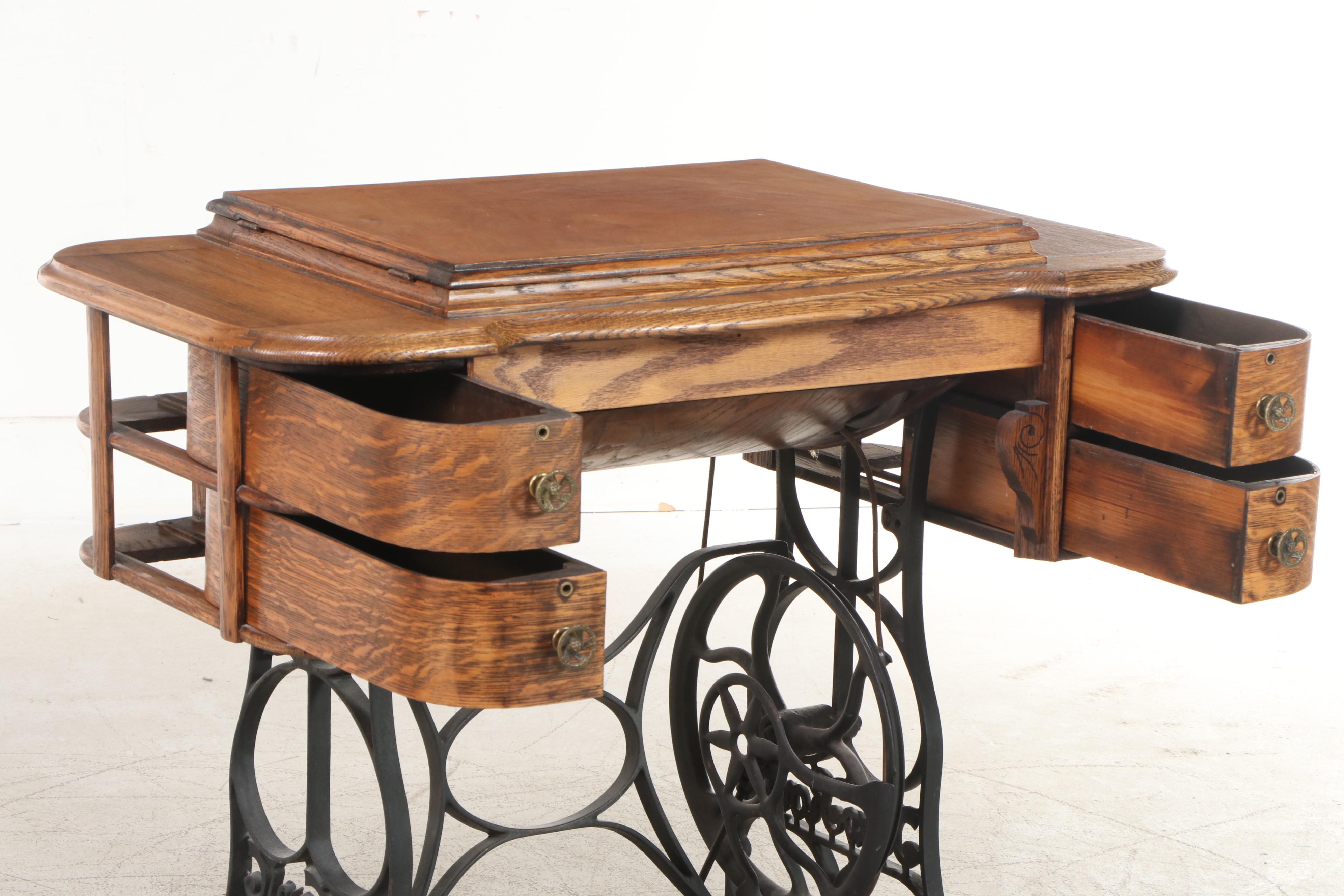 Illinois Sewing Machine Co. "New Royal" Oak and Cast Iron Treadle Sewing Machine