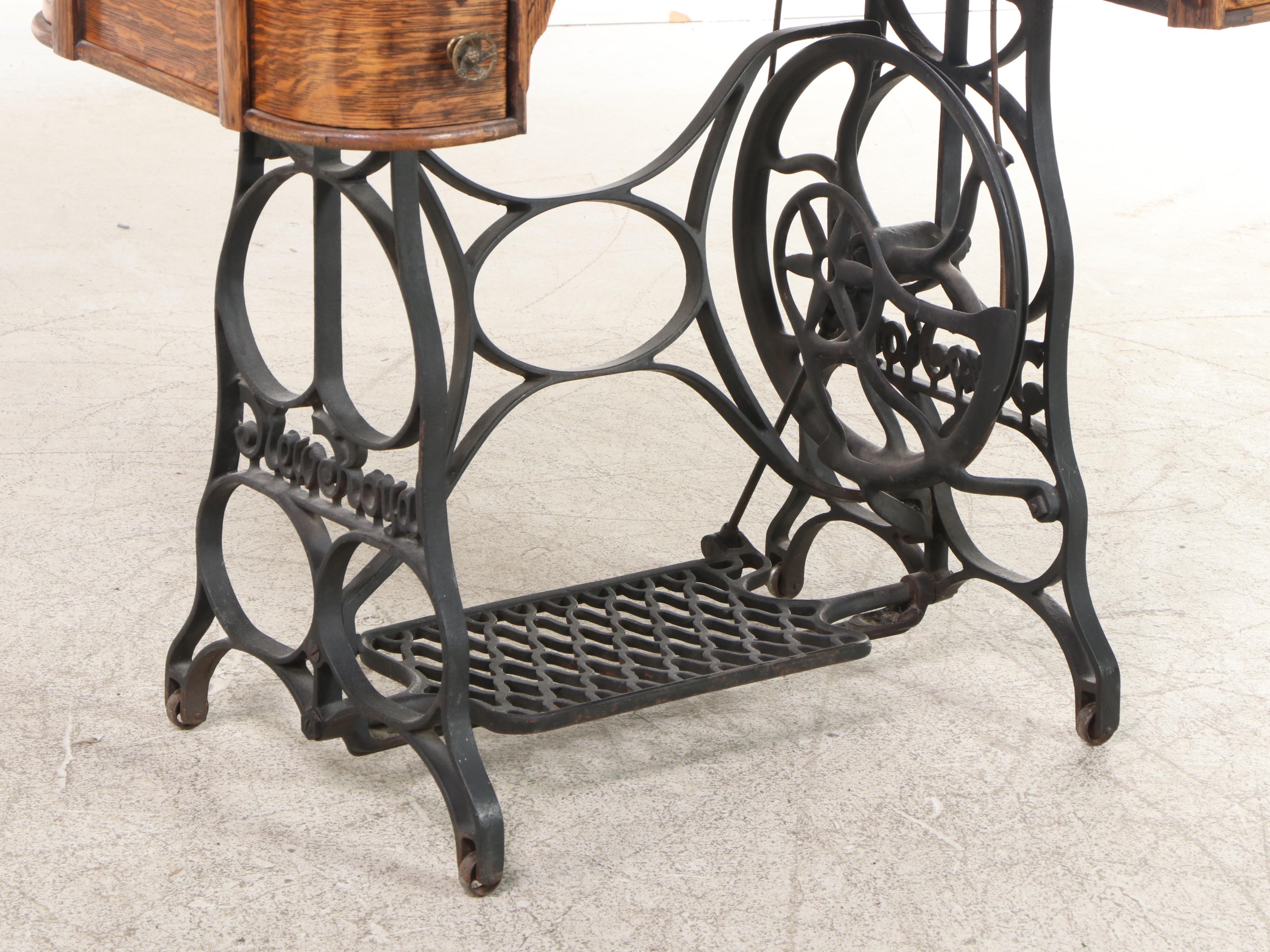 Illinois Sewing Machine Co. "New Royal" Oak and Cast Iron Treadle Sewing Machine