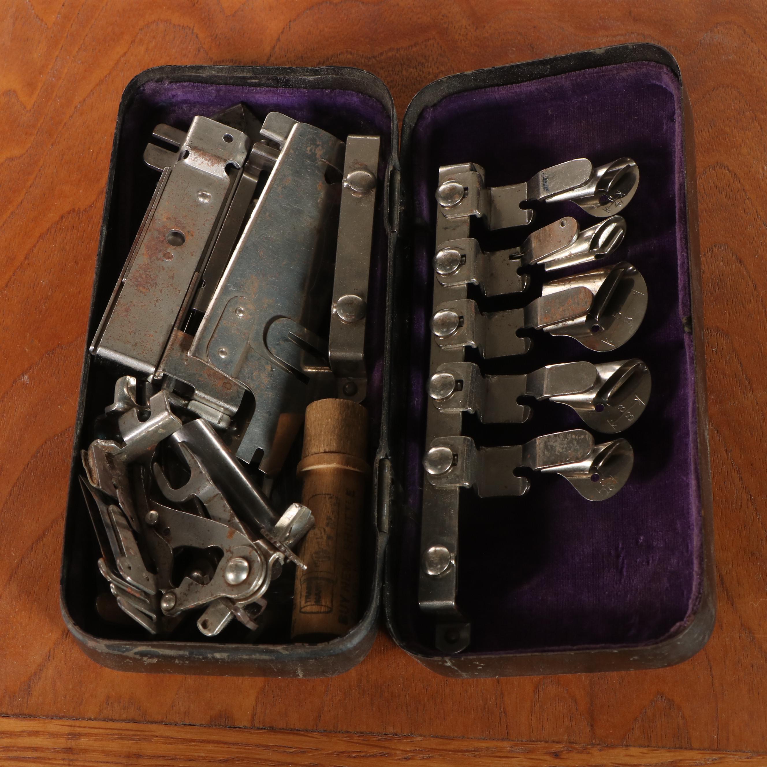 Illinois Sewing Machine Co. "New Royal" Oak and Cast Iron Treadle Sewing Machine