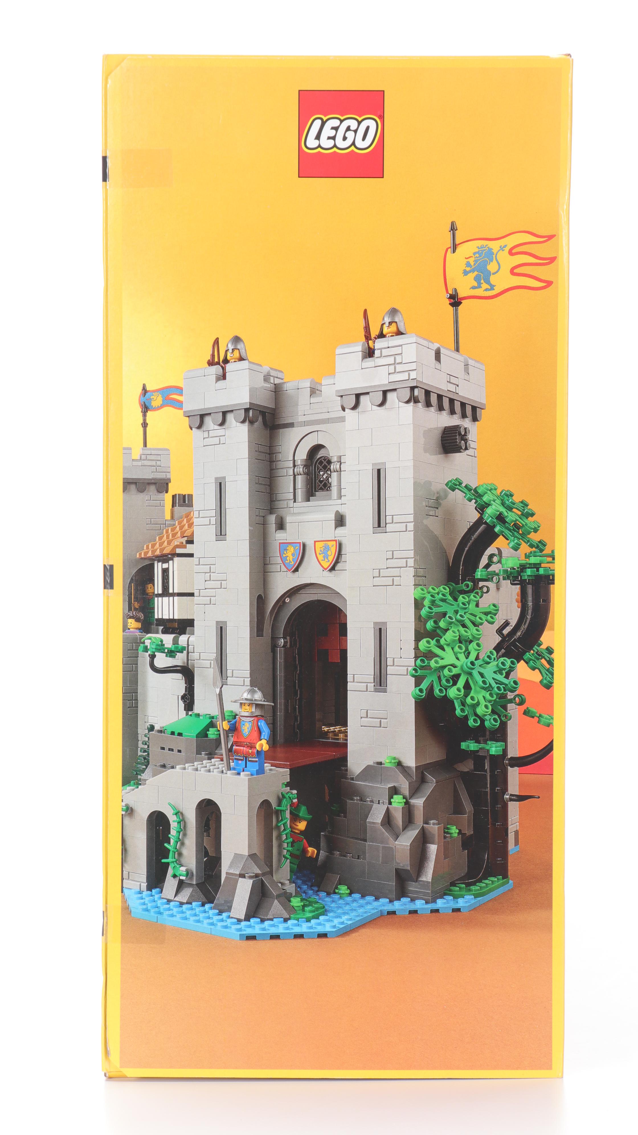LEGO Lion Knights' Castle Building Set