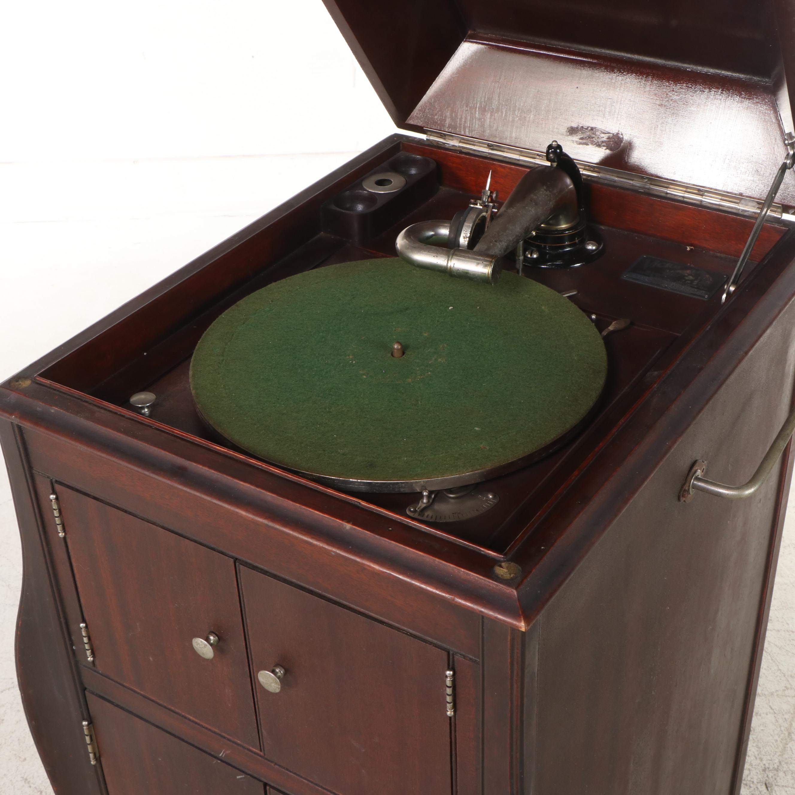 Victor Talking Machine Co. VV-X Victrola Phonograph Cabinet, 1916