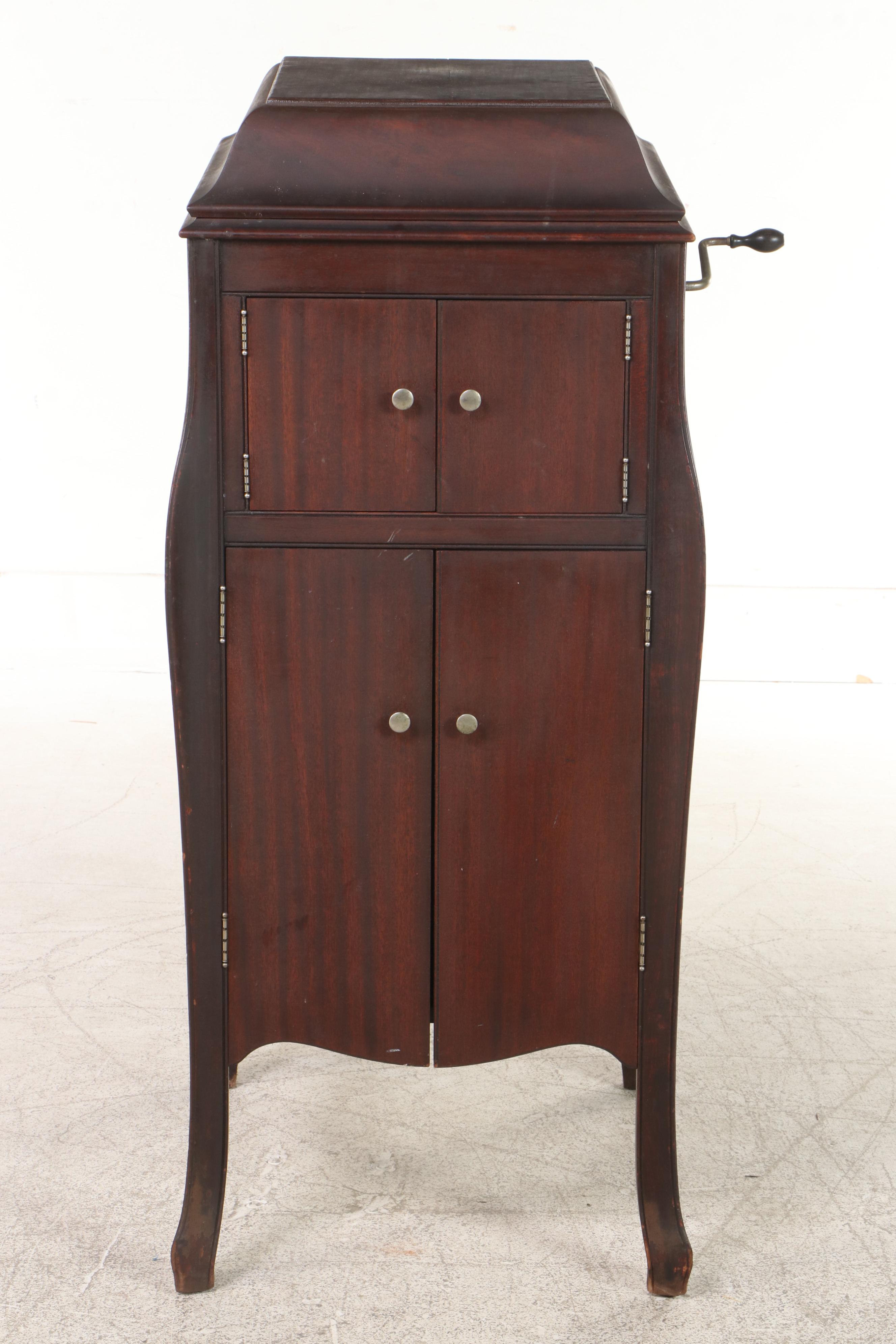 Victor Talking Machine Co. VV-X Victrola Phonograph Cabinet, 1916
