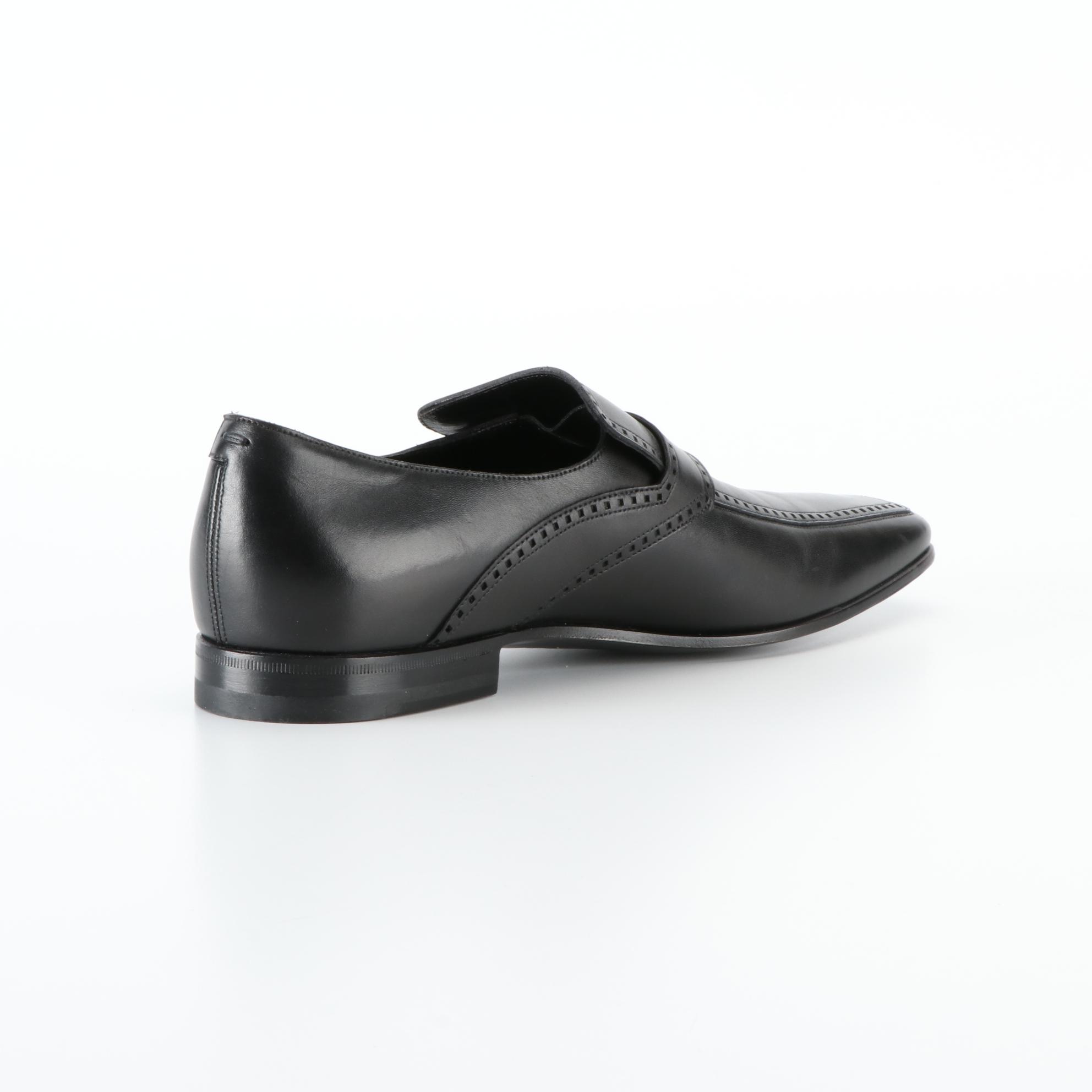 Men's Gucci Loafers in Black Calfskin Leather with Brogue Details