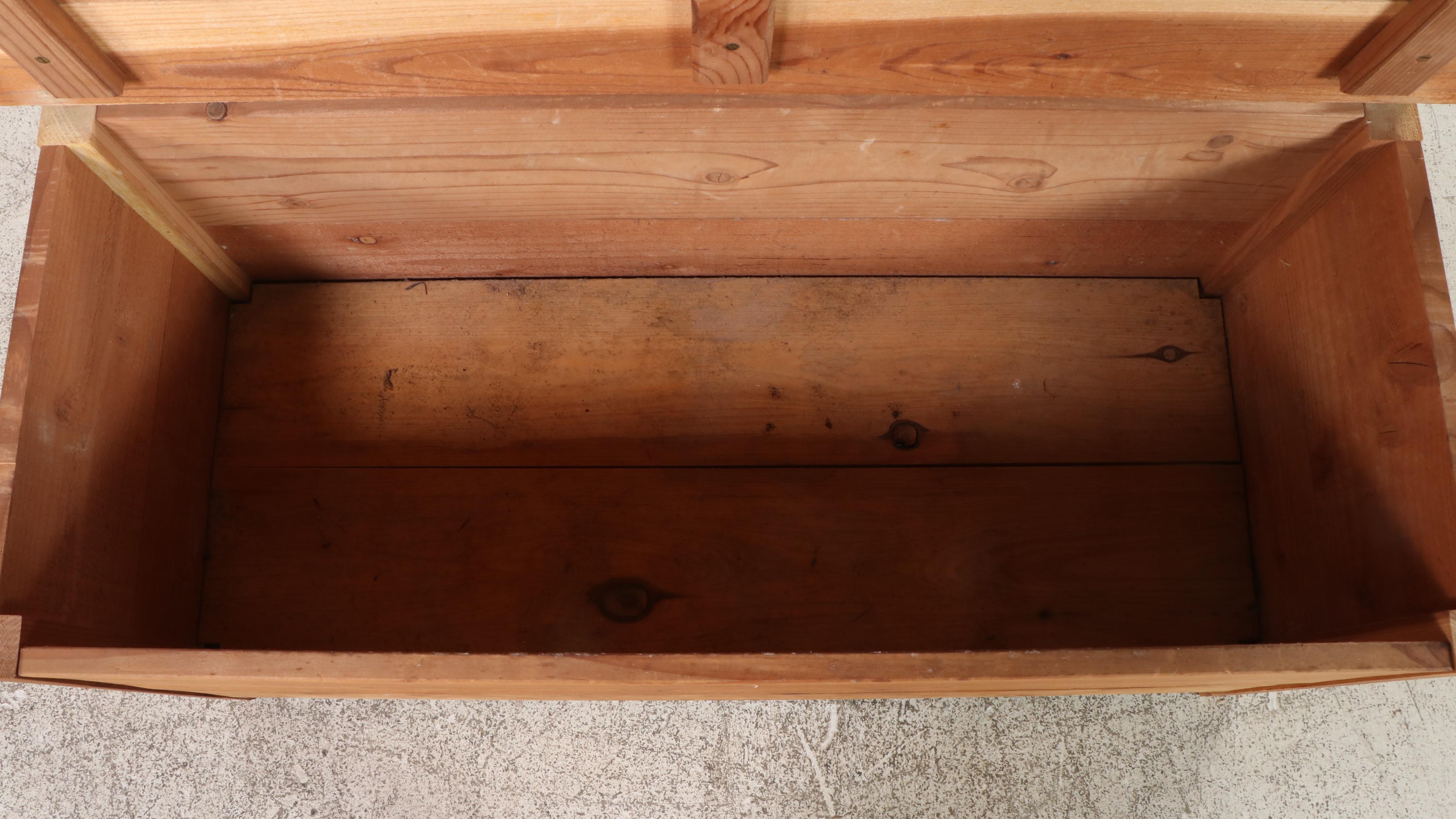 Pine Deacon's Storage Bench with Hinged Seat