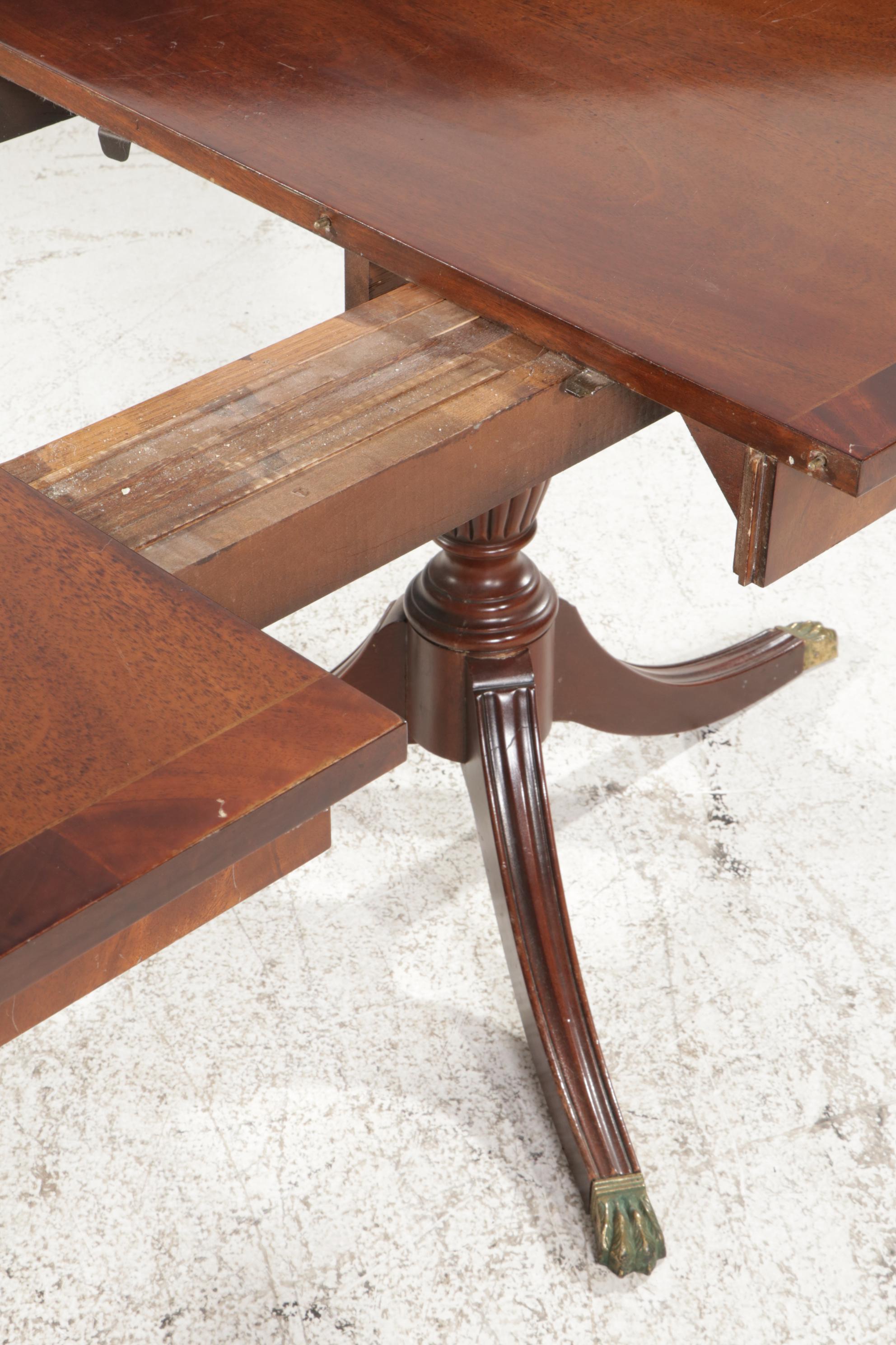 Henkel-Harris Virginia Galleries Mahogany Dining Table and Eight Chairs