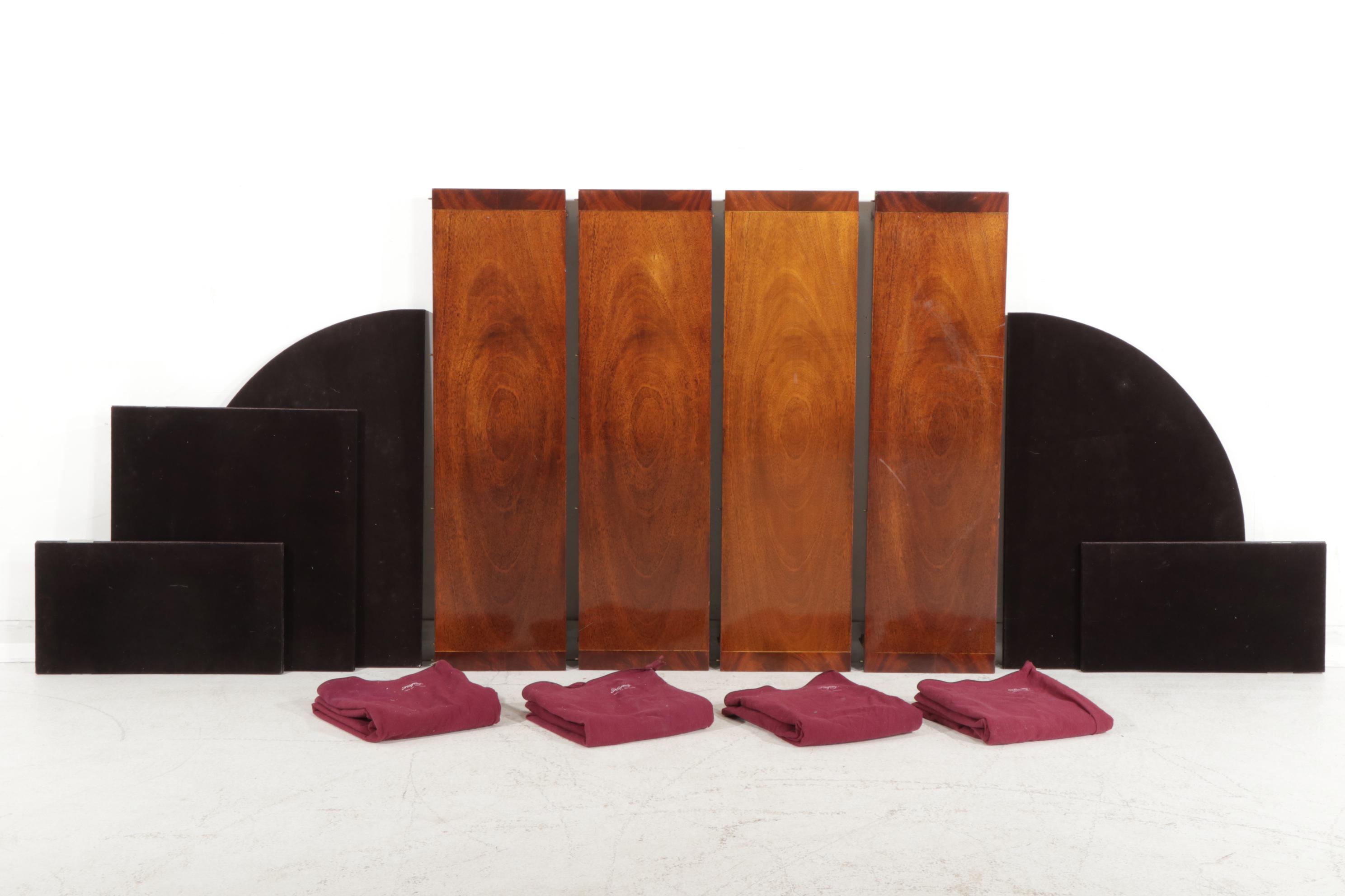 Henkel-Harris Virginia Galleries Mahogany Dining Table and Eight Chairs