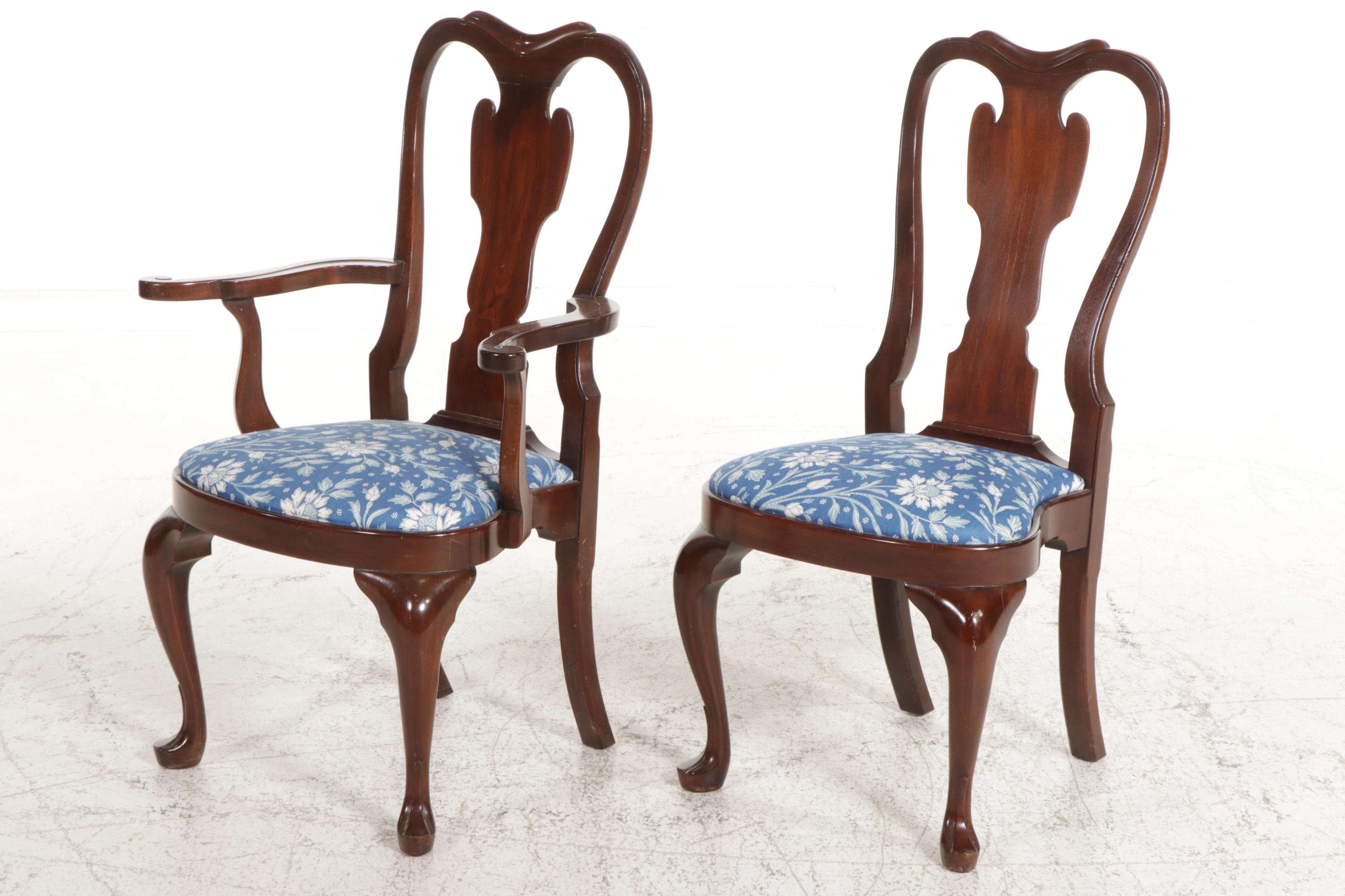 Henkel-Harris Virginia Galleries Mahogany Dining Table and Eight Chairs