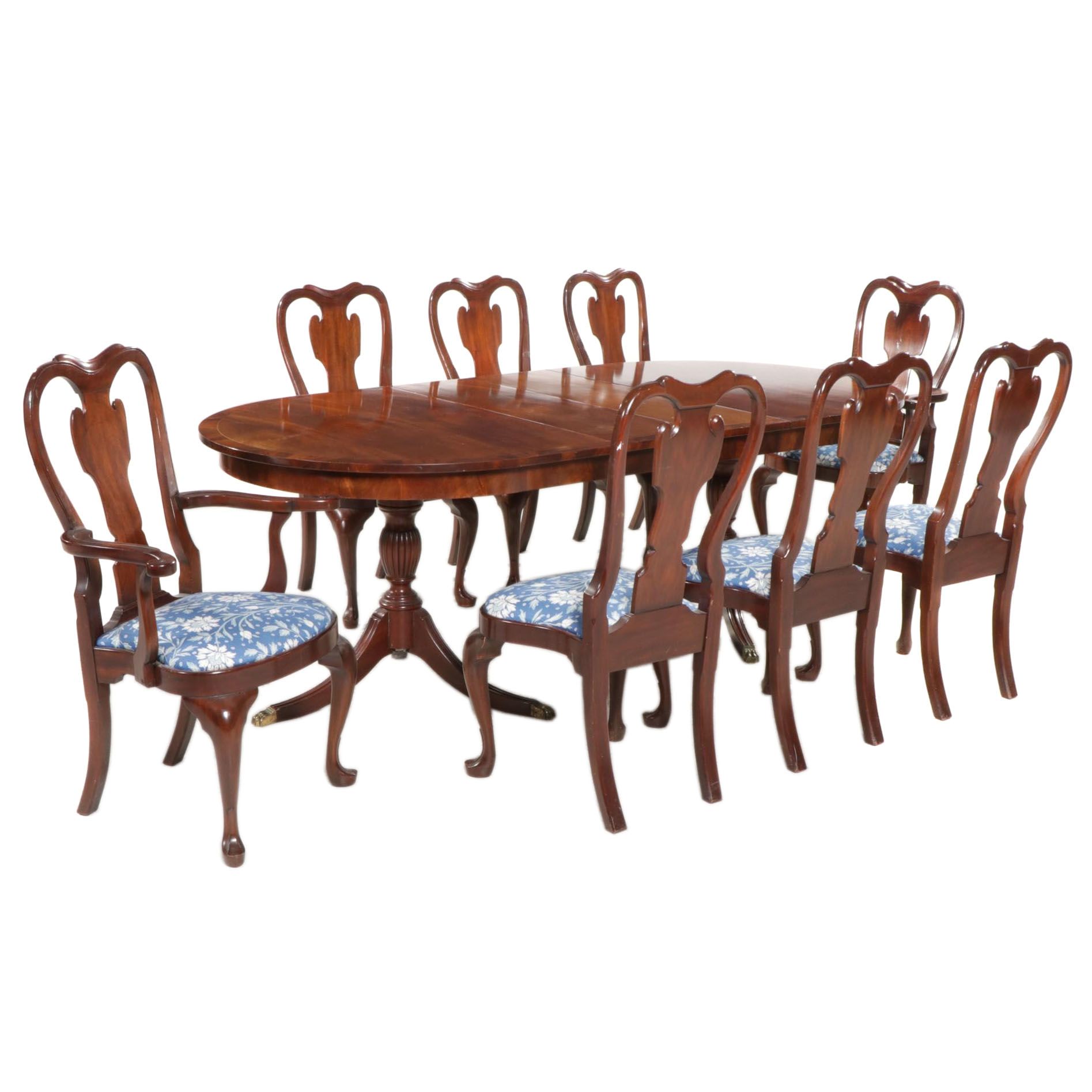 Henkel-Harris Virginia Galleries Mahogany Dining Table and Eight Chairs