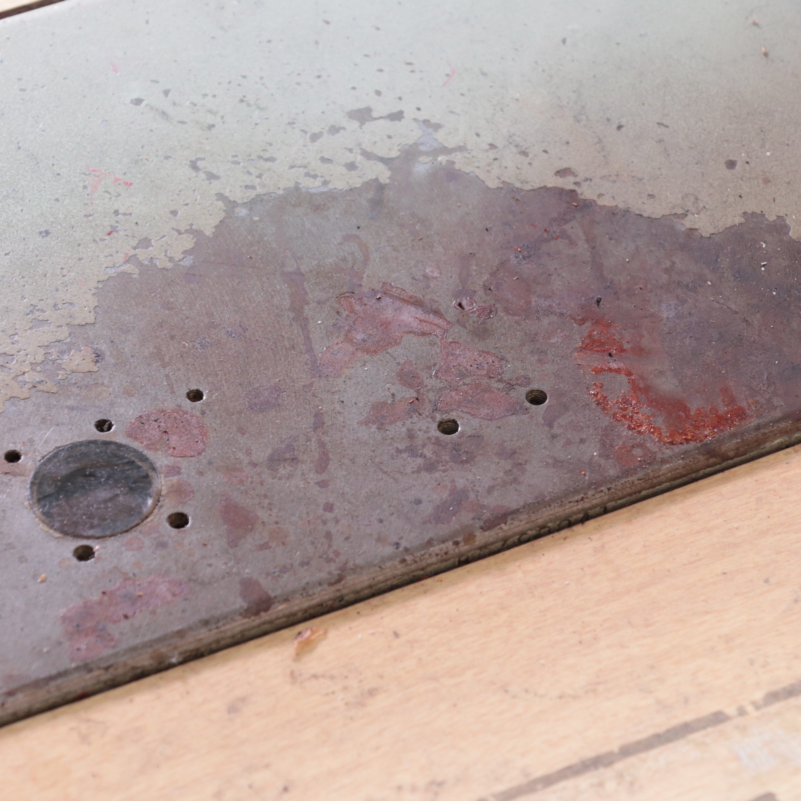 Singer Centurion Industrial Sewing Machine With Workbench, Notions