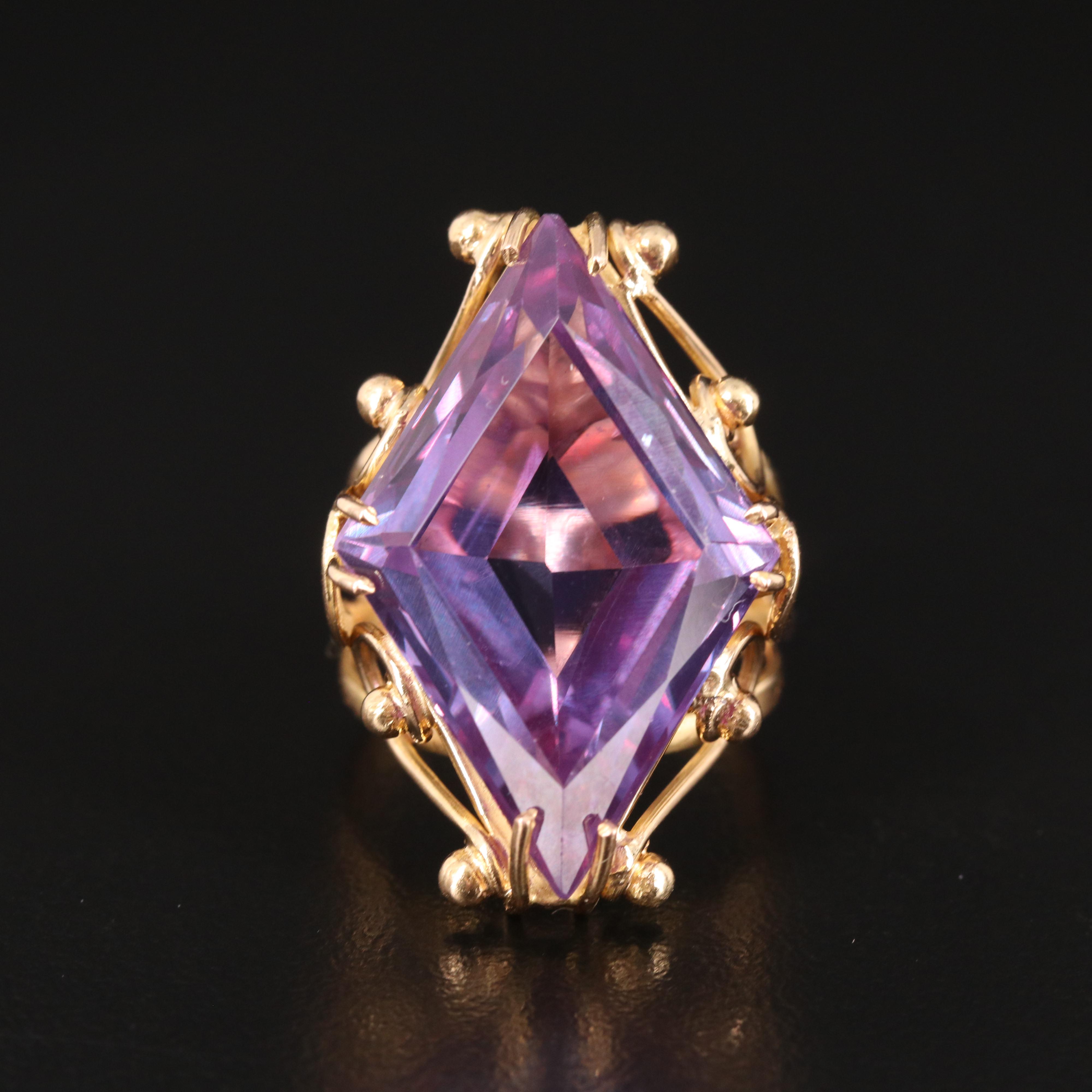 18K Sapphire Pointer Ring