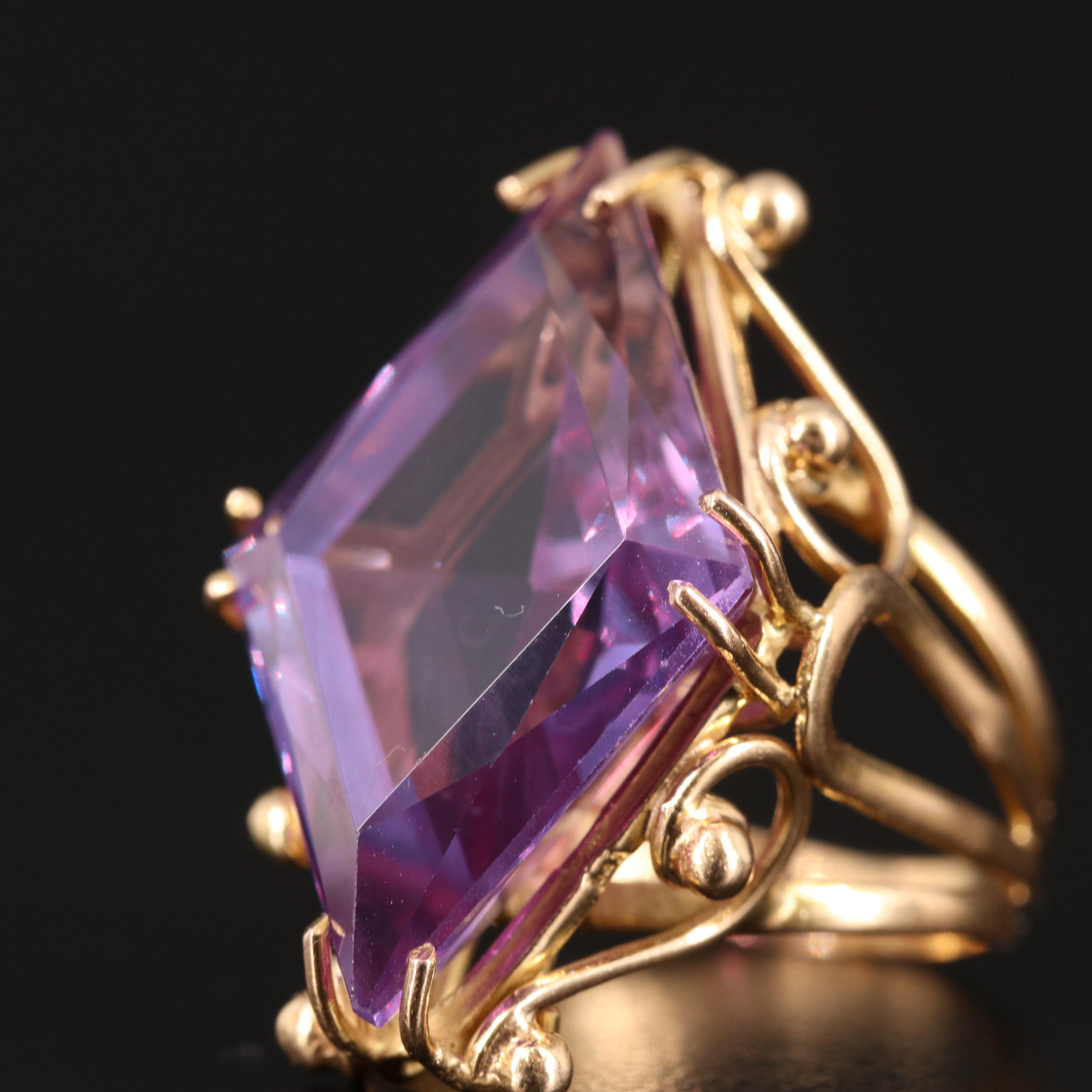 18K Sapphire Pointer Ring