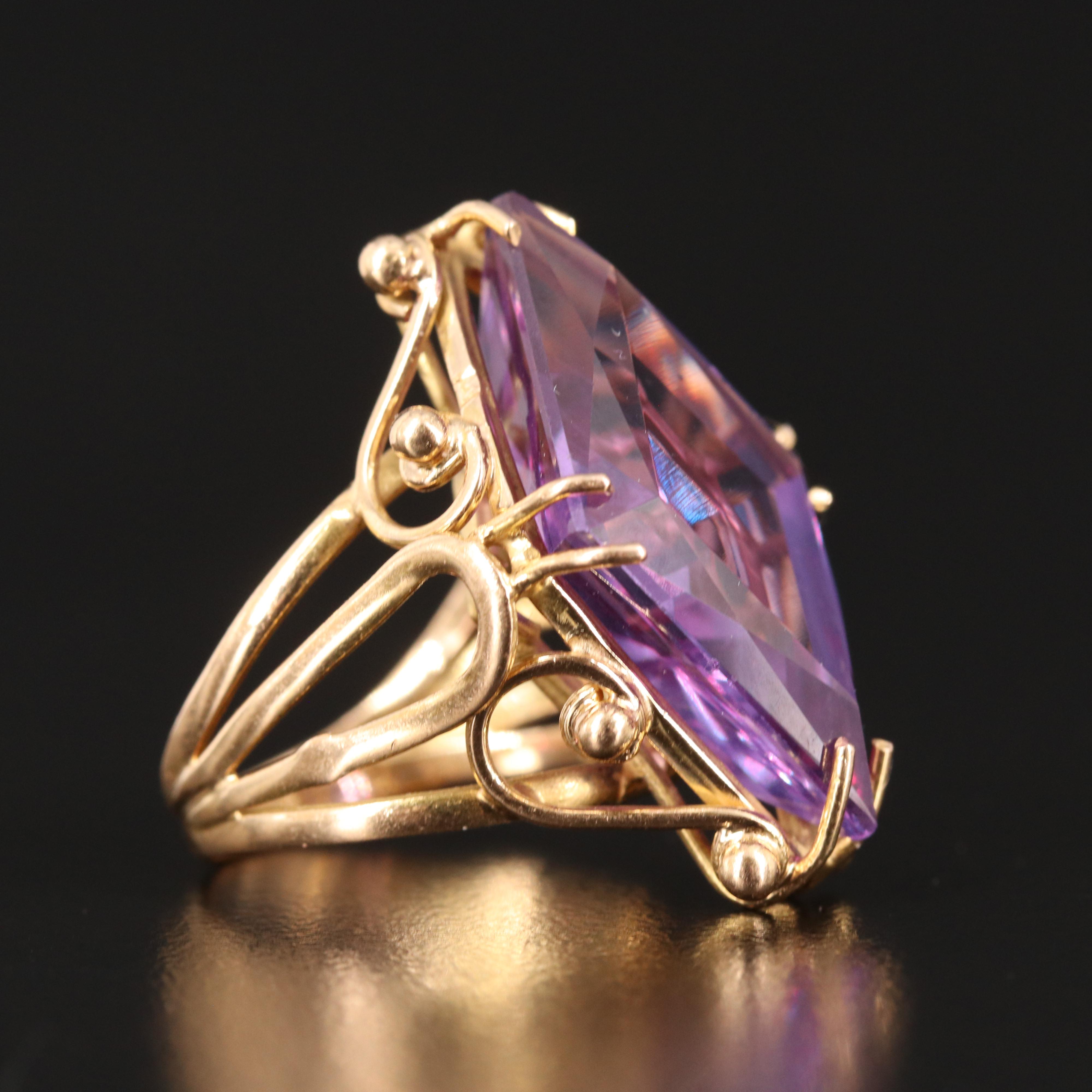 18K Sapphire Pointer Ring