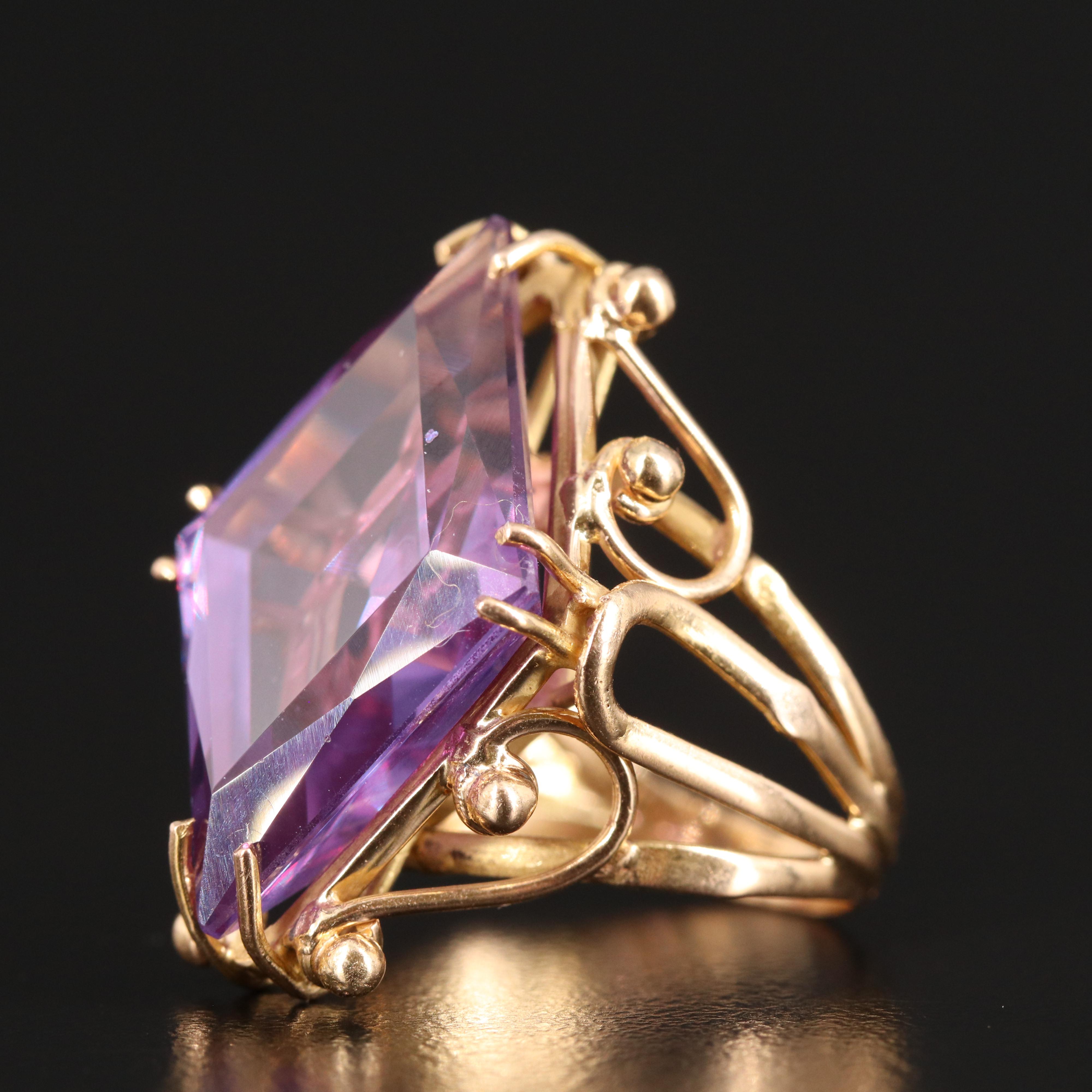 18K Sapphire Pointer Ring