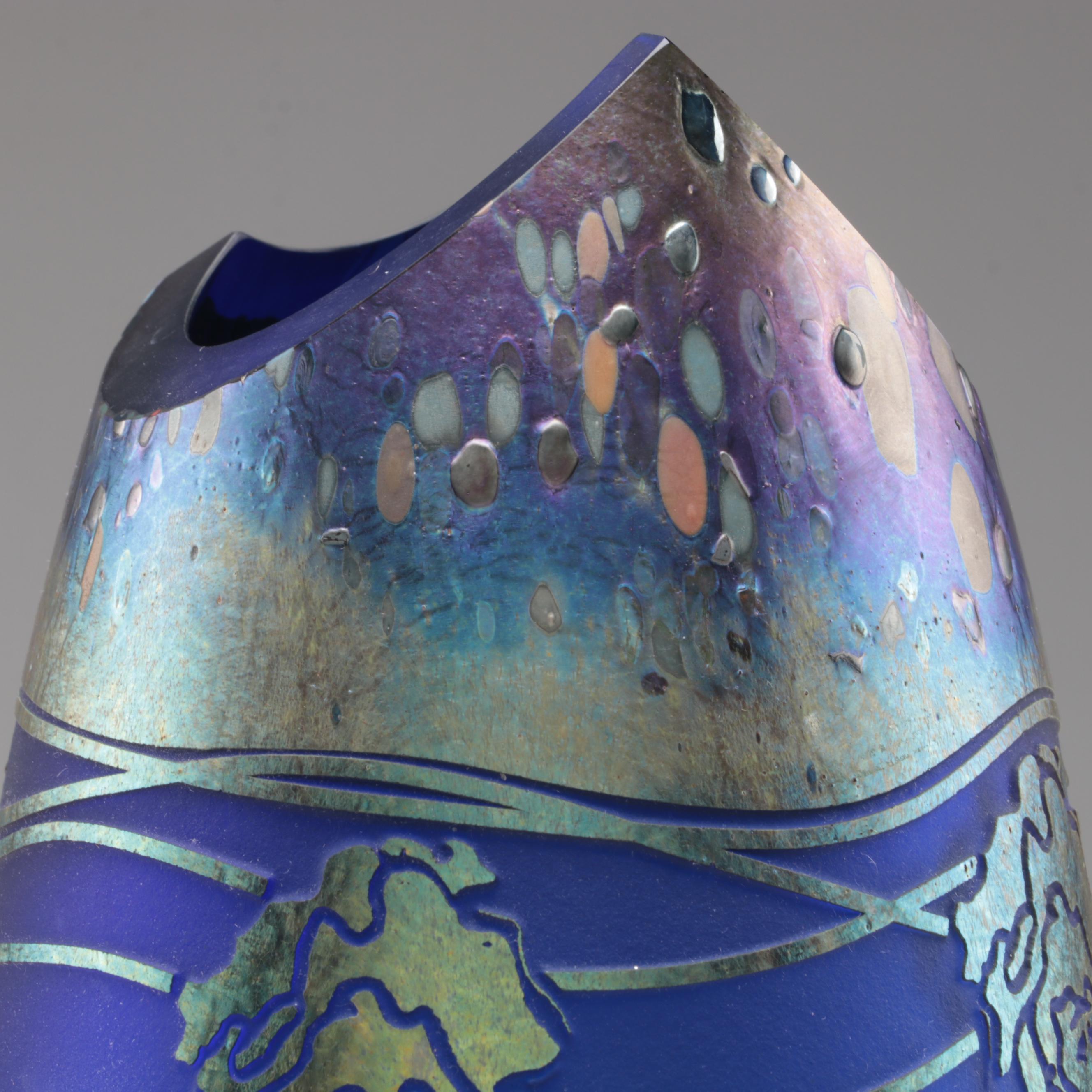 William Brioni Fellerman "Lautrec" Iridescent Sandblasted Figural Art Glass Vase