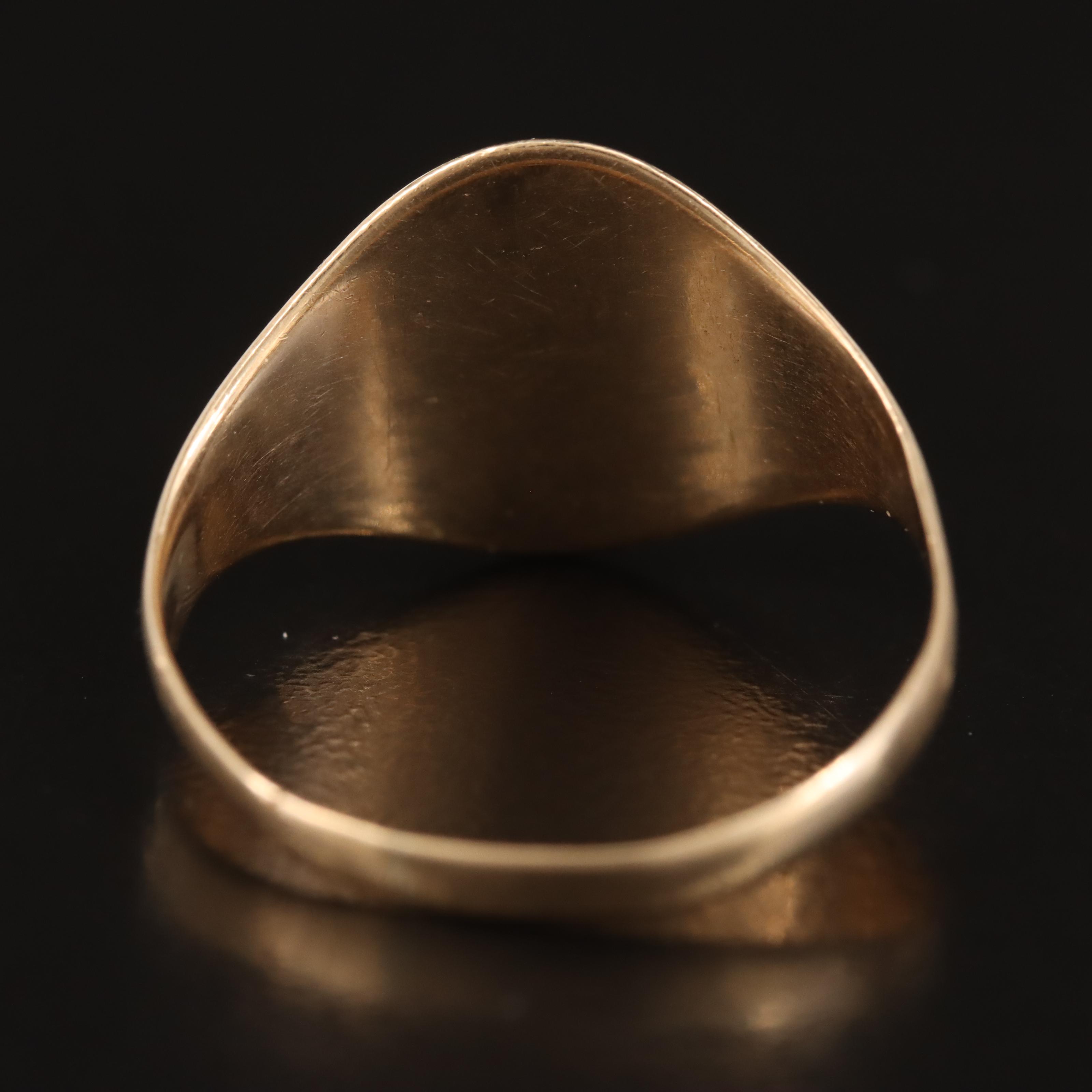 10K Oval Ring with Milgrain Detailing