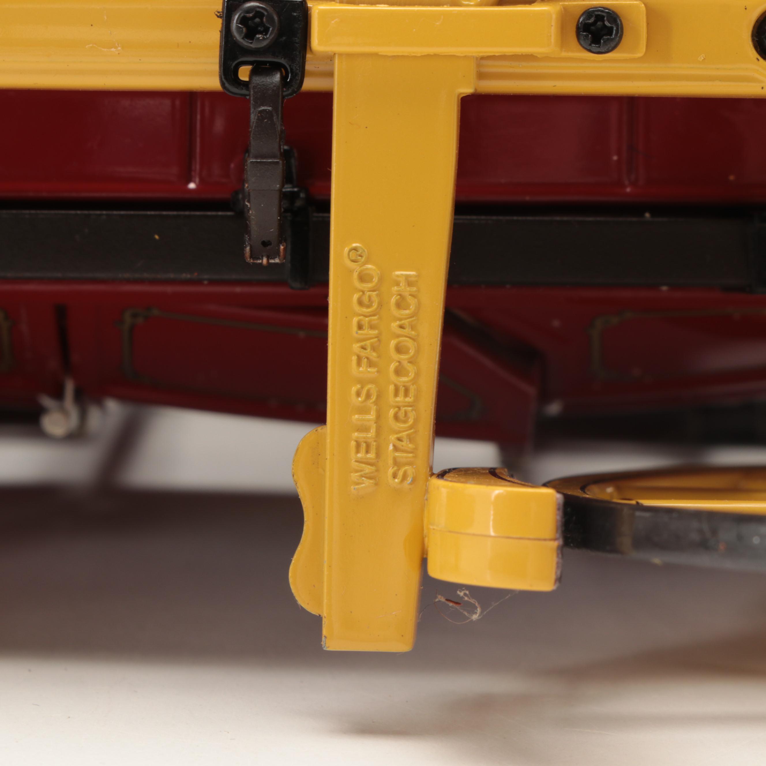 Franklin Mint Wells Fargo & Co Diecast Overland Stagecoach with Other