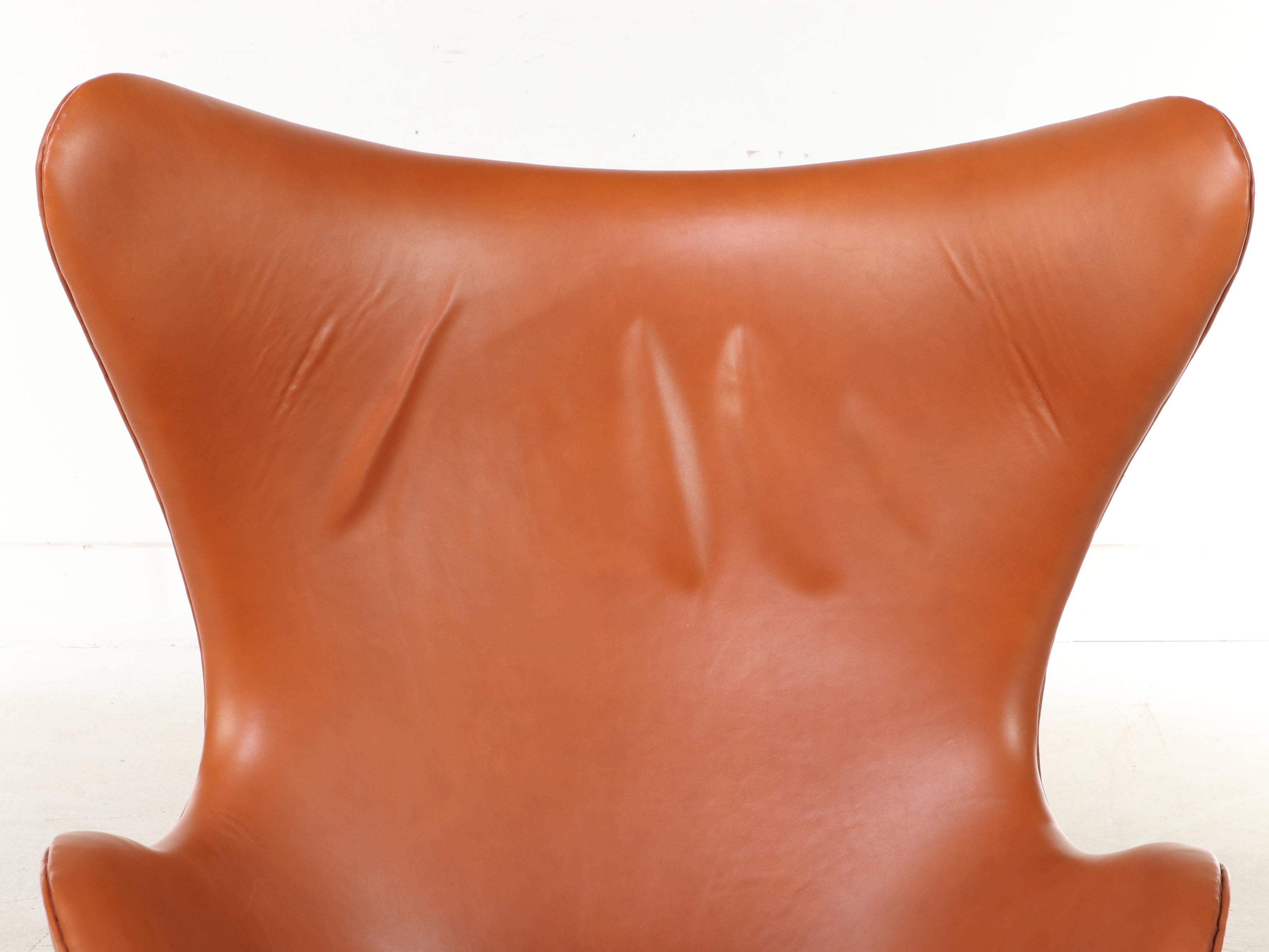 Arne Jacobsen for Fritz Hansen Aluminum and Leather "Egg" Chair, Circa 1958