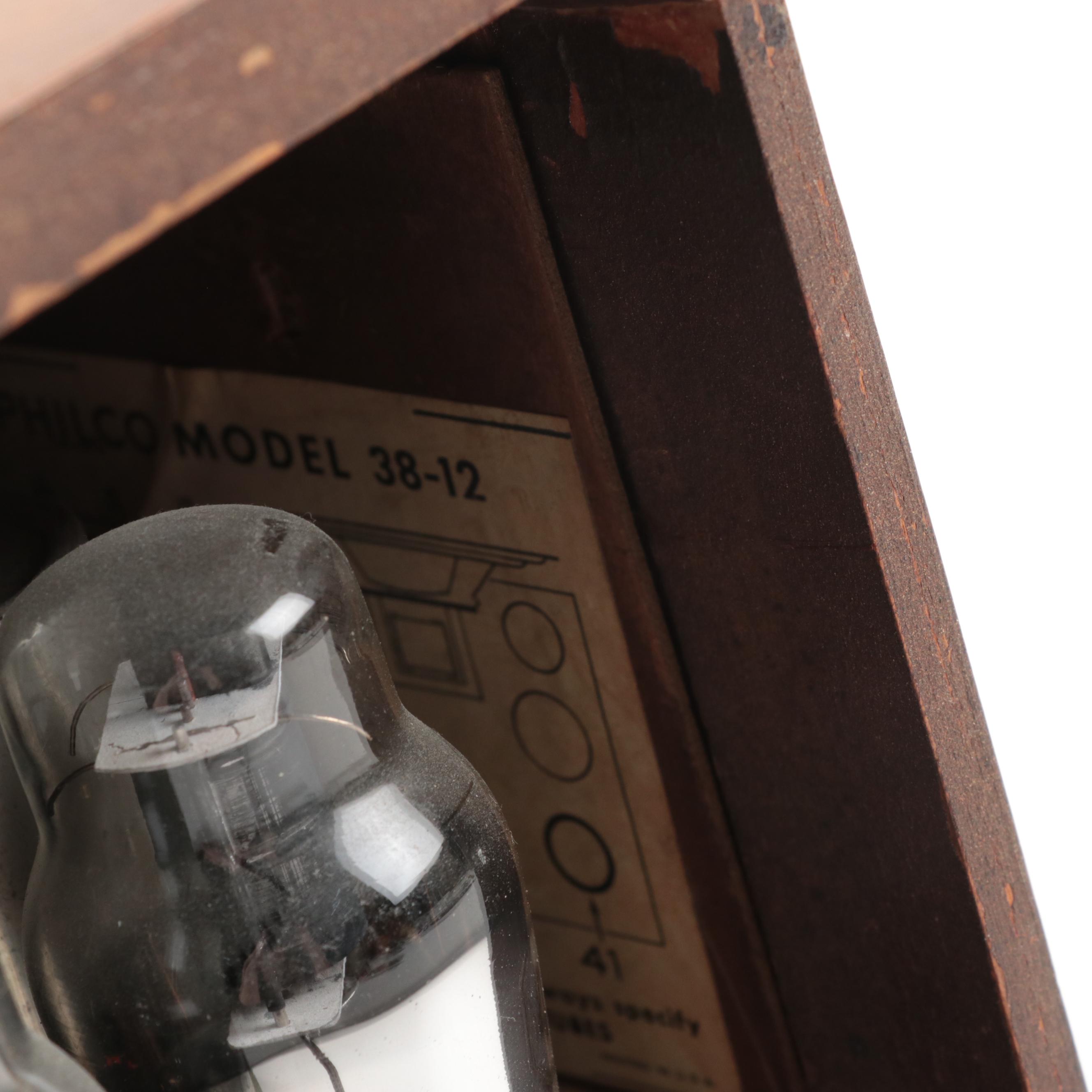 Philco Art Deco Oak Table Top Radio, Mid-20th C