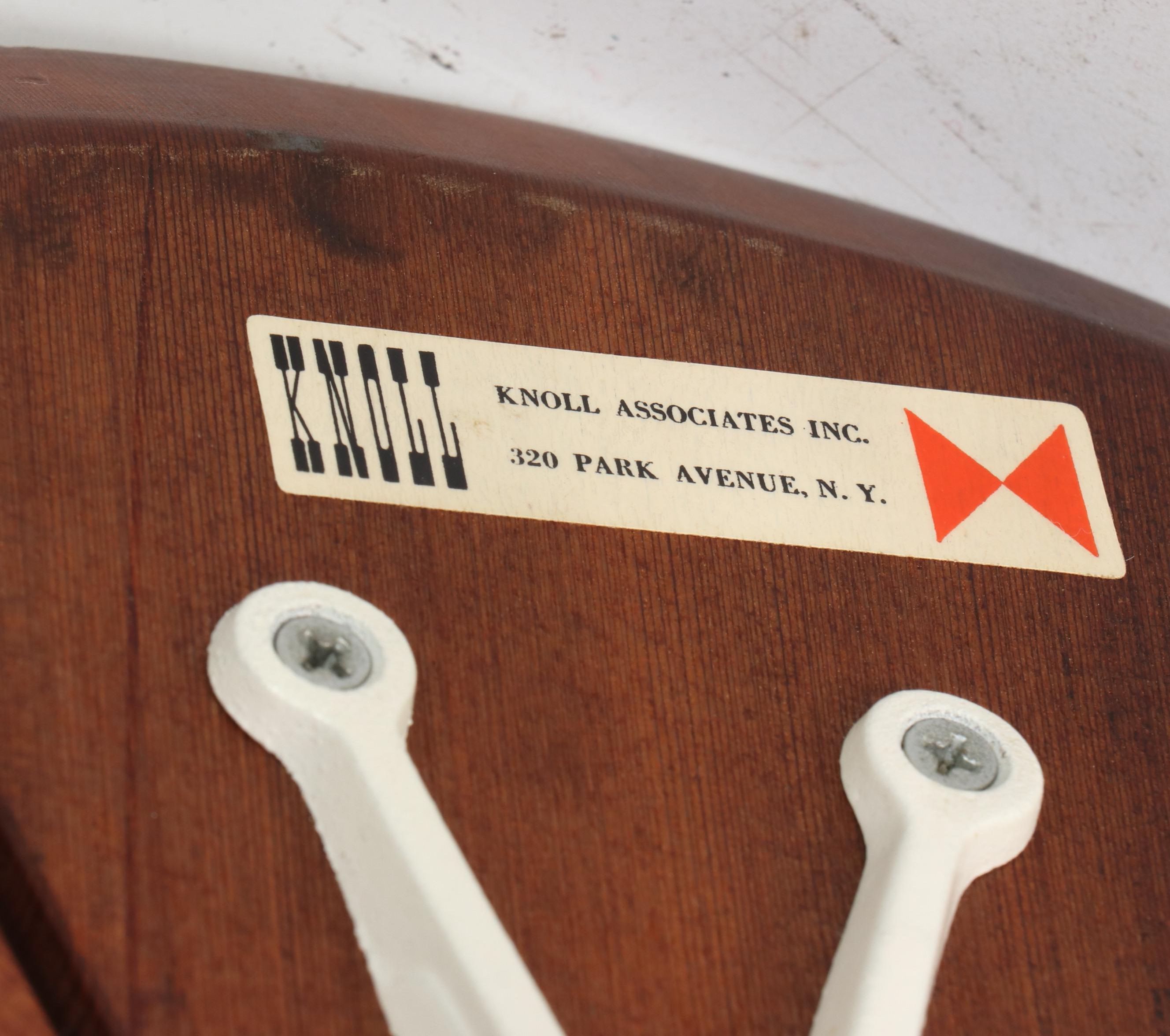 Richard Schultz for Knoll "Petal" Enameled Aluminum and Pine Side Table