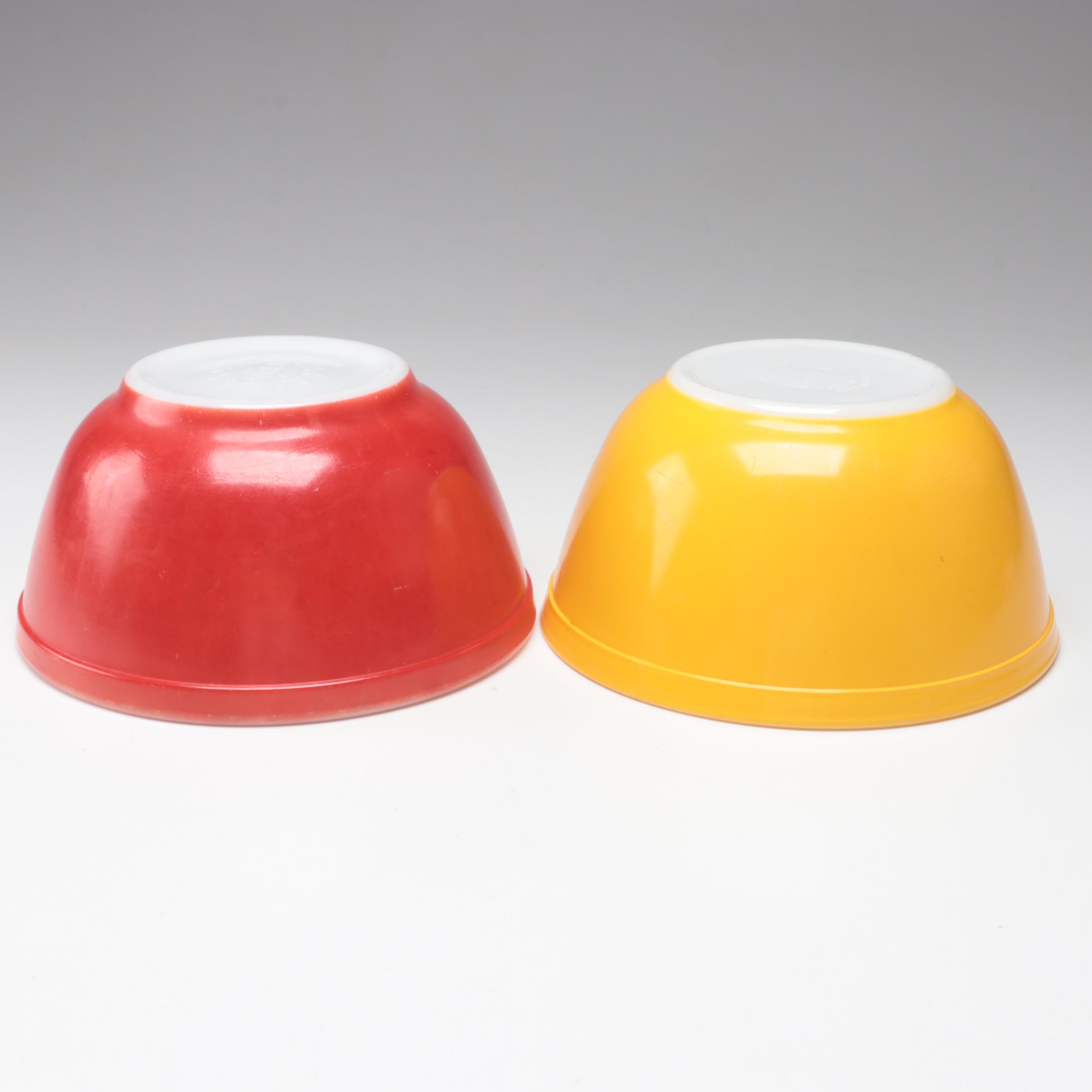 Pyrex Mixing Bowls, Casserole Dishes and Refrigerator Jars, Mid to Late 20th C.