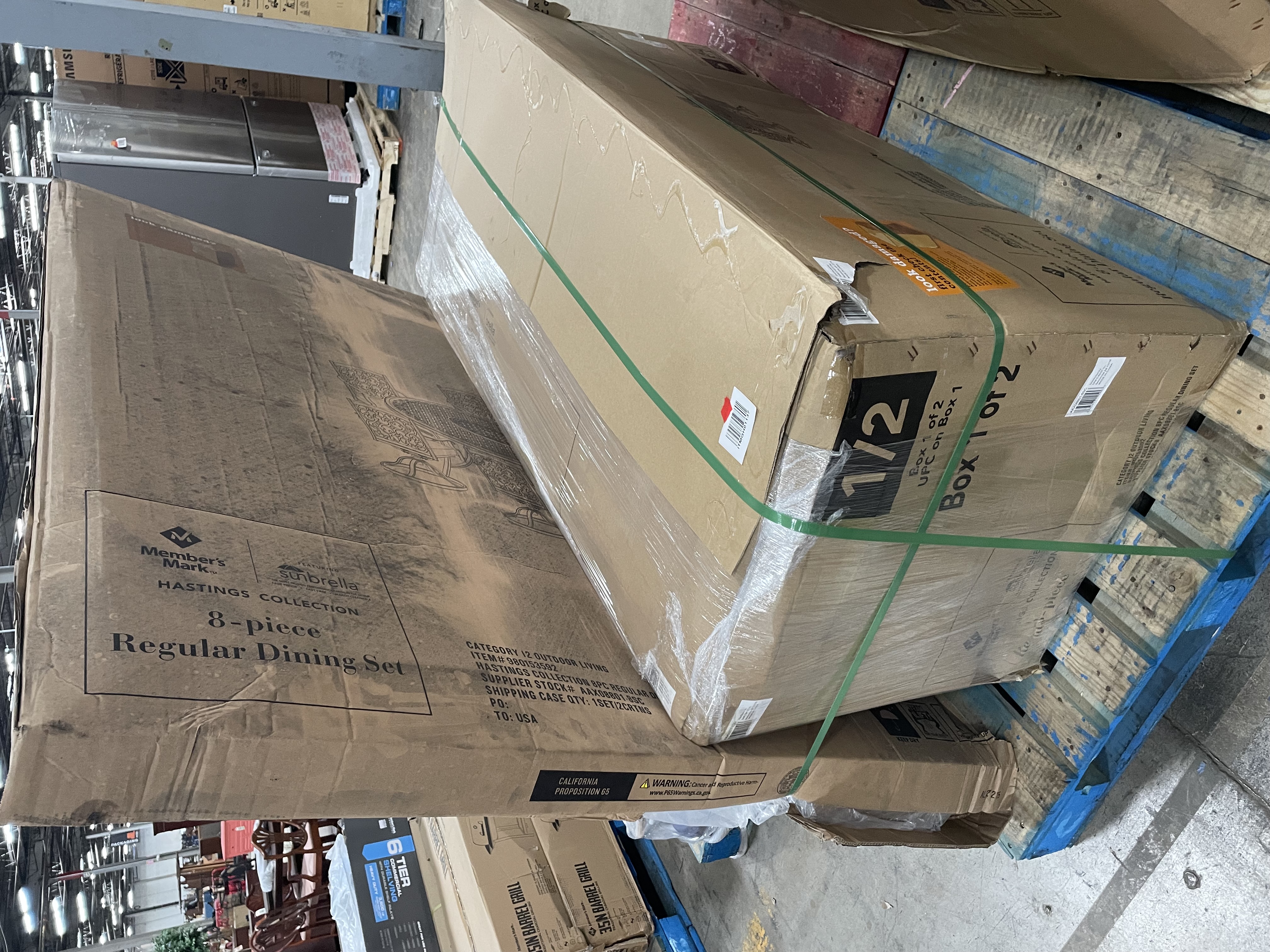 Member's Mark Fremont Collection Eight-Piece Round Dining Set