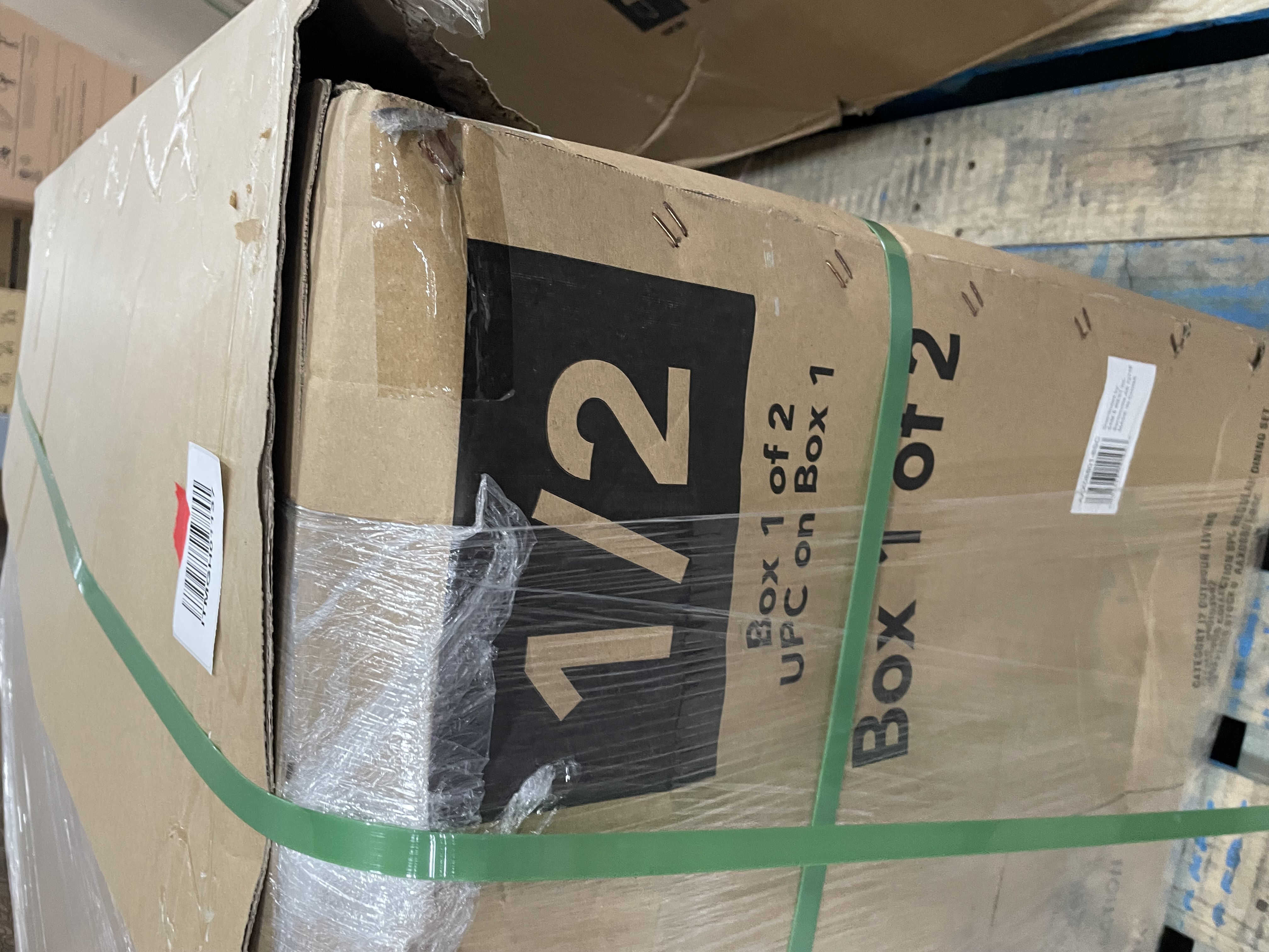 Member's Mark Fremont Collection Eight-Piece Round Dining Set