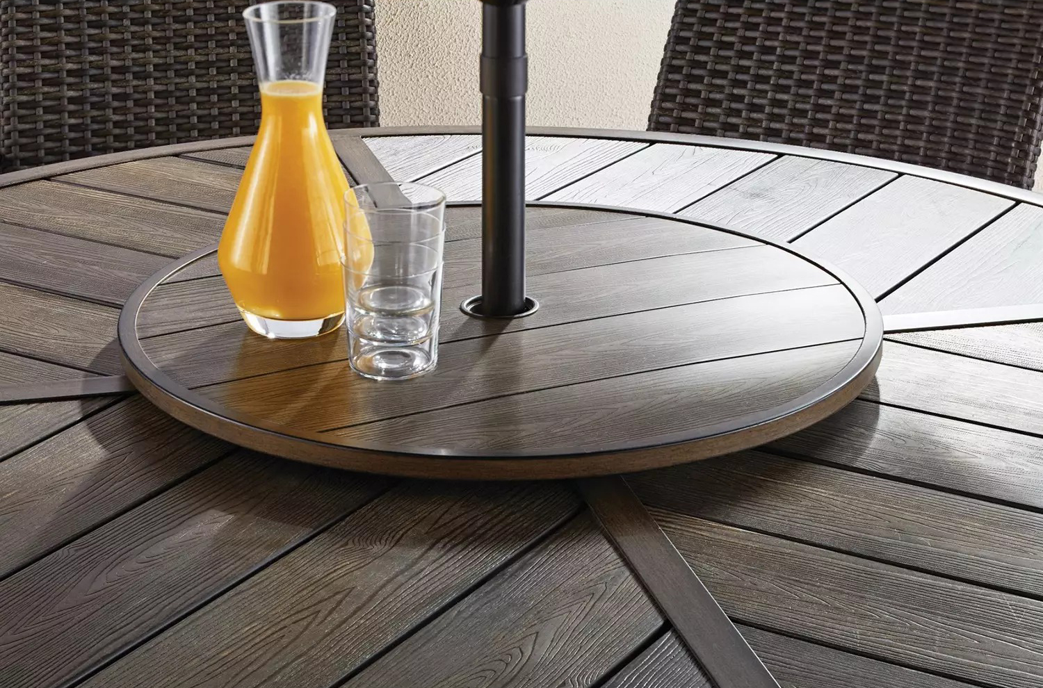 Member's Mark Fremont Collection Eight-Piece Round Dining Set