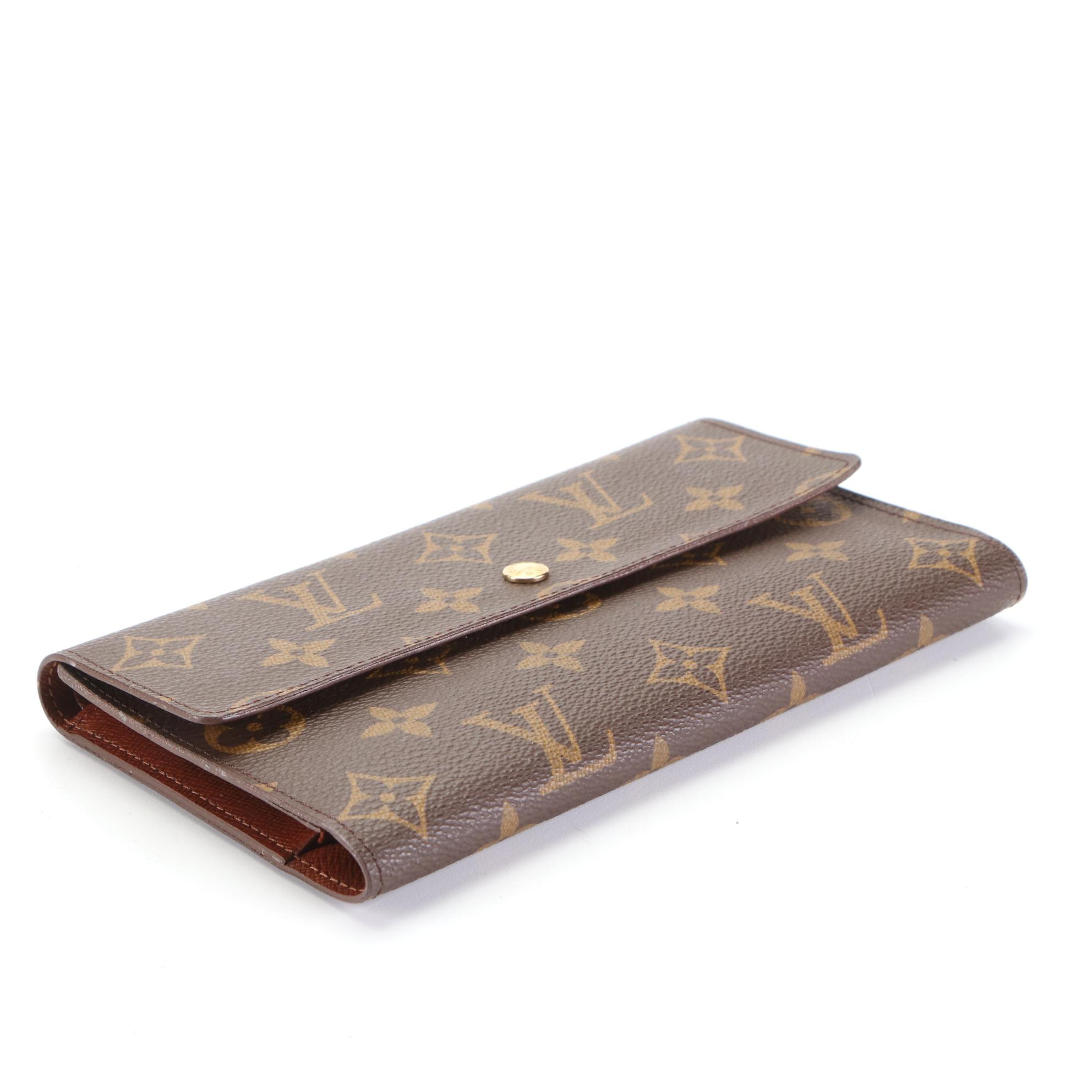 Louis Vuitton International Wallet in Monogram Canvas
