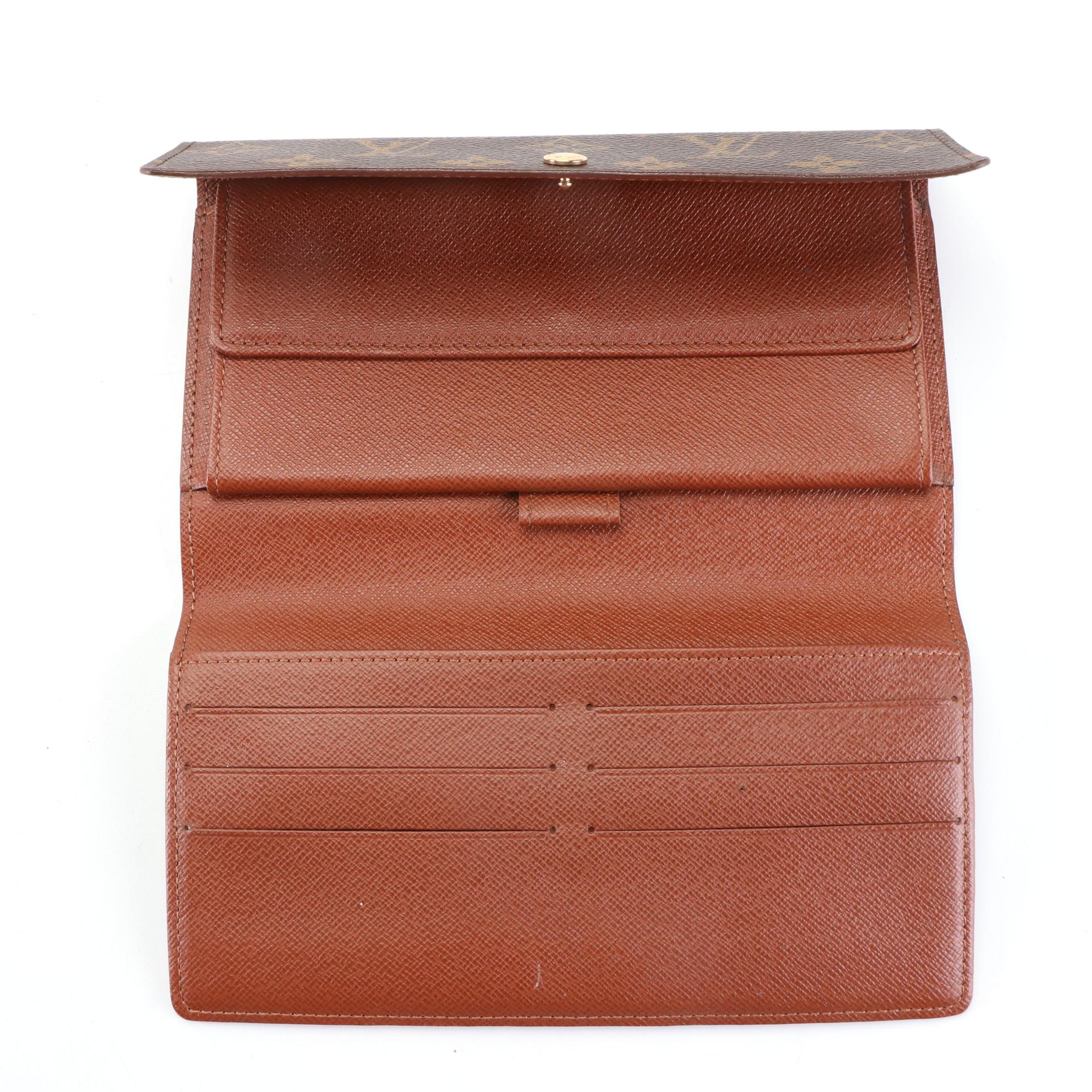 Louis Vuitton International Wallet in Monogram Canvas