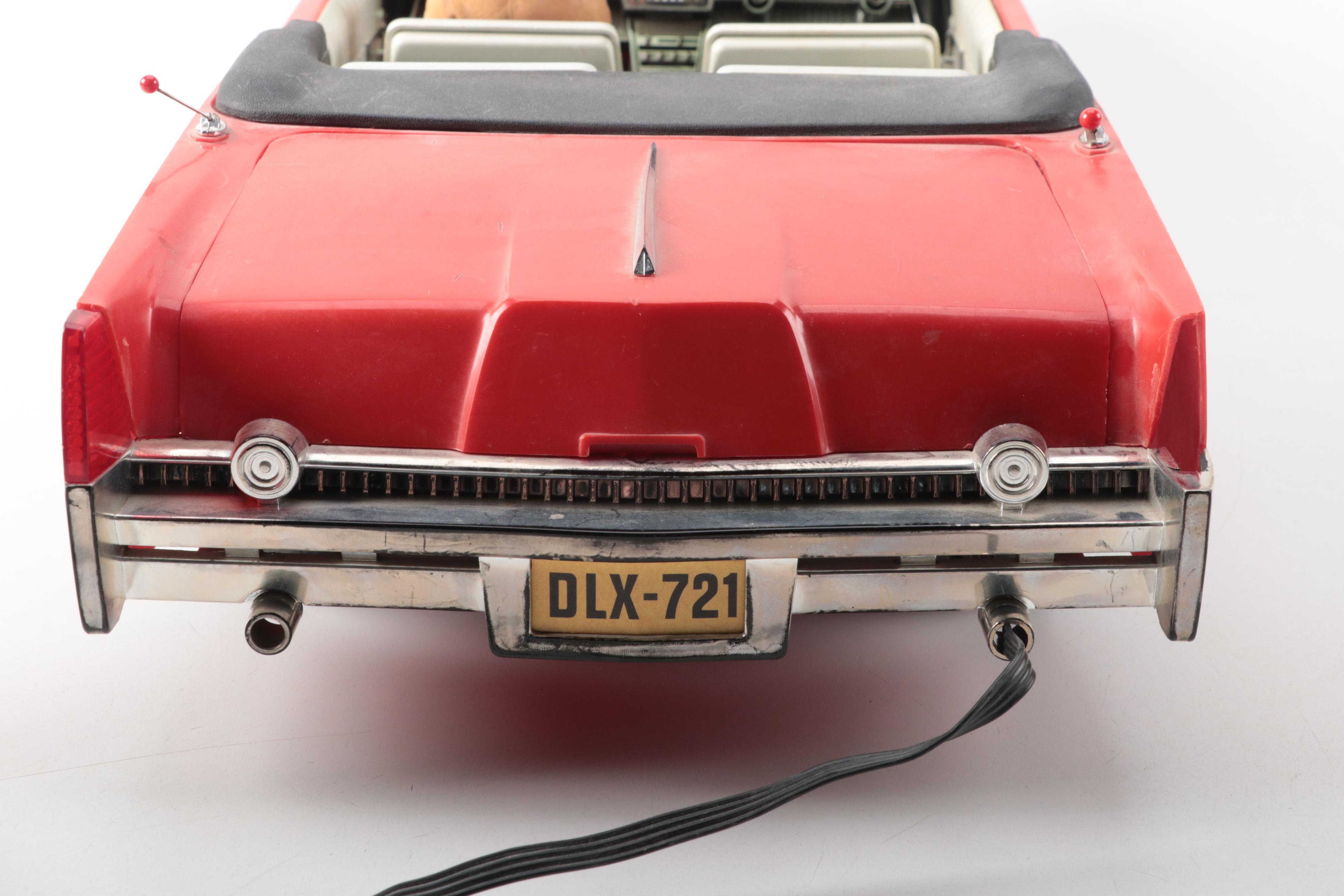 Deluxe Reading "Crusader 101" Electronic Toy Car, Mid-20th Century