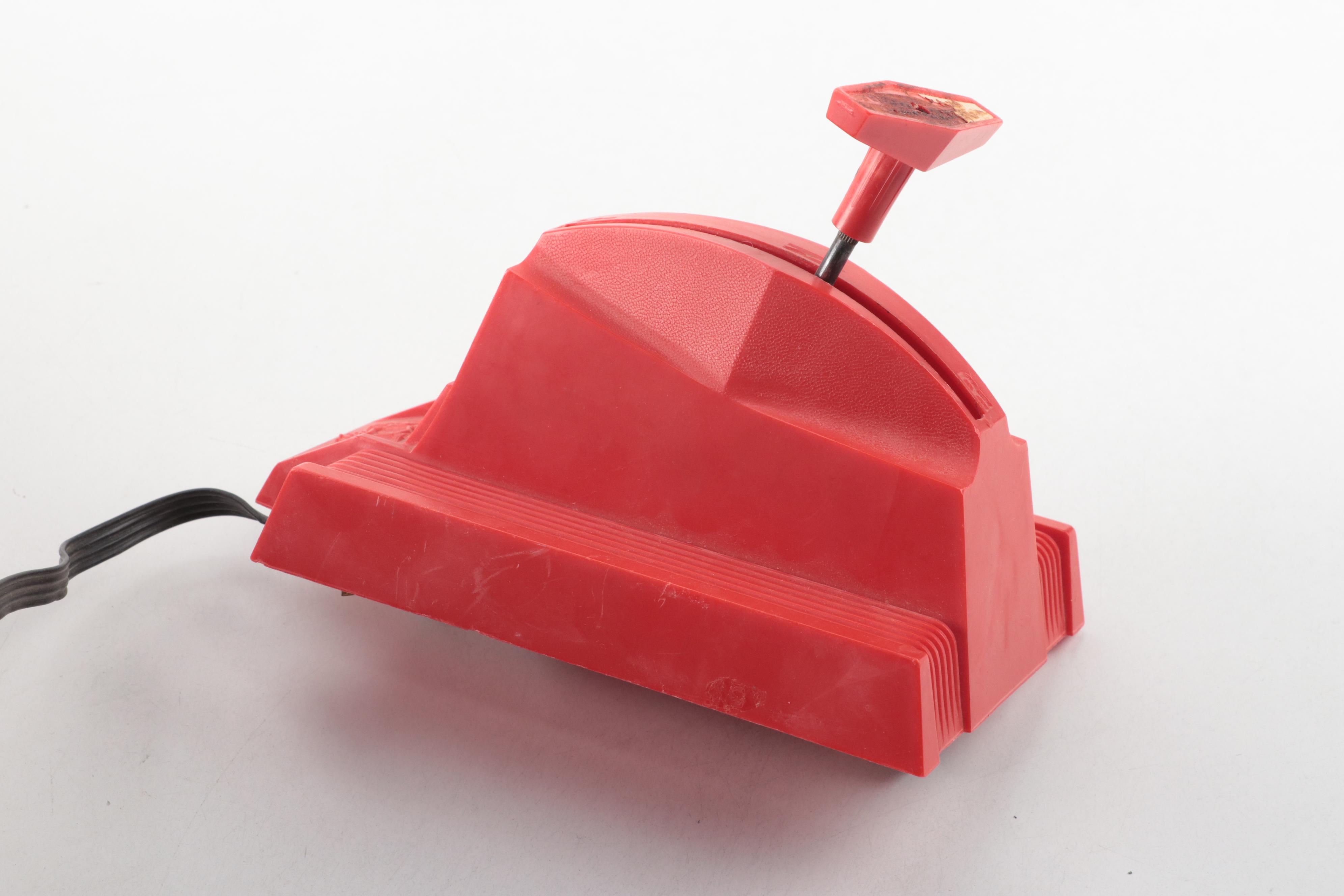 Deluxe Reading "Crusader 101" Electronic Toy Car, Mid-20th Century