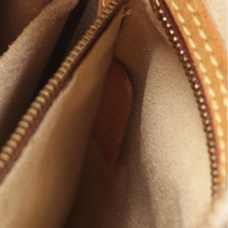 Louis Vuitton Looping MM Shoulder Bag in Monogram Canvas and Vachetta Leather